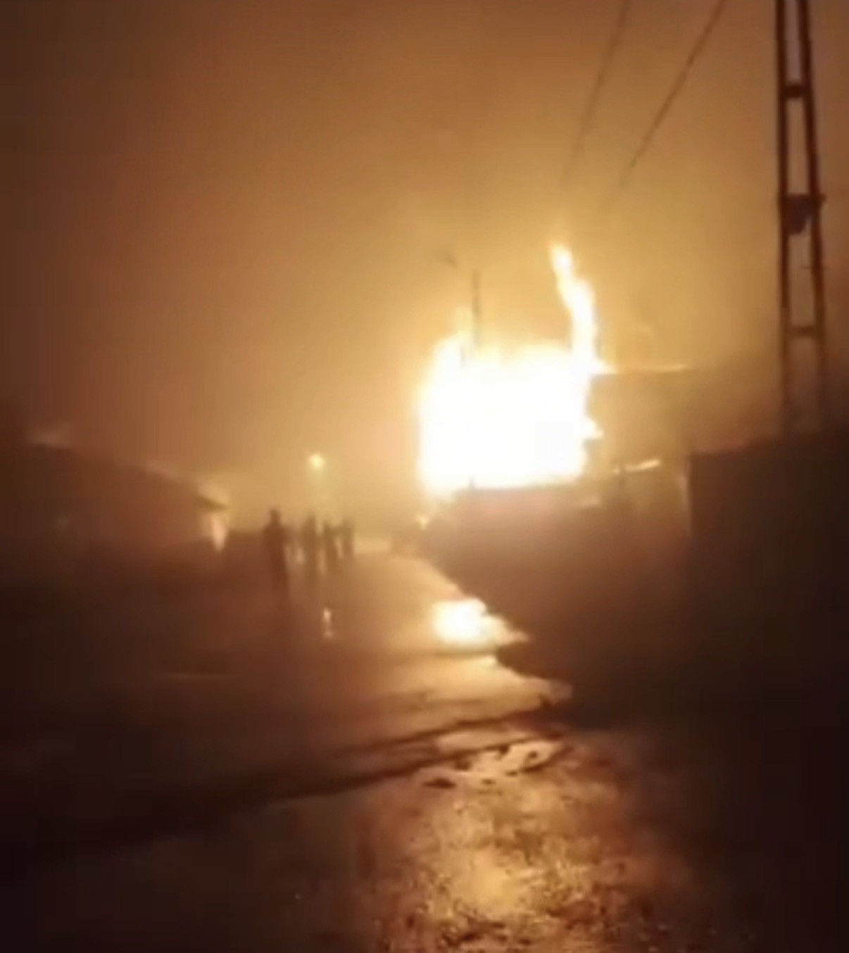 duzcede-mobilya-atolyesi-kule-dondu