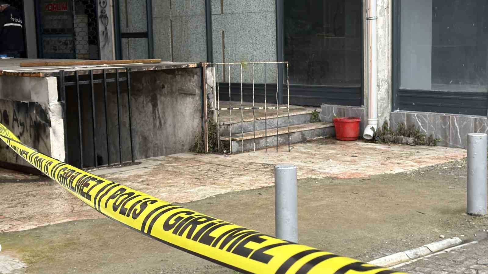 duzcede-pasaj-bodrumunda-erkek-cesedi-bulundu