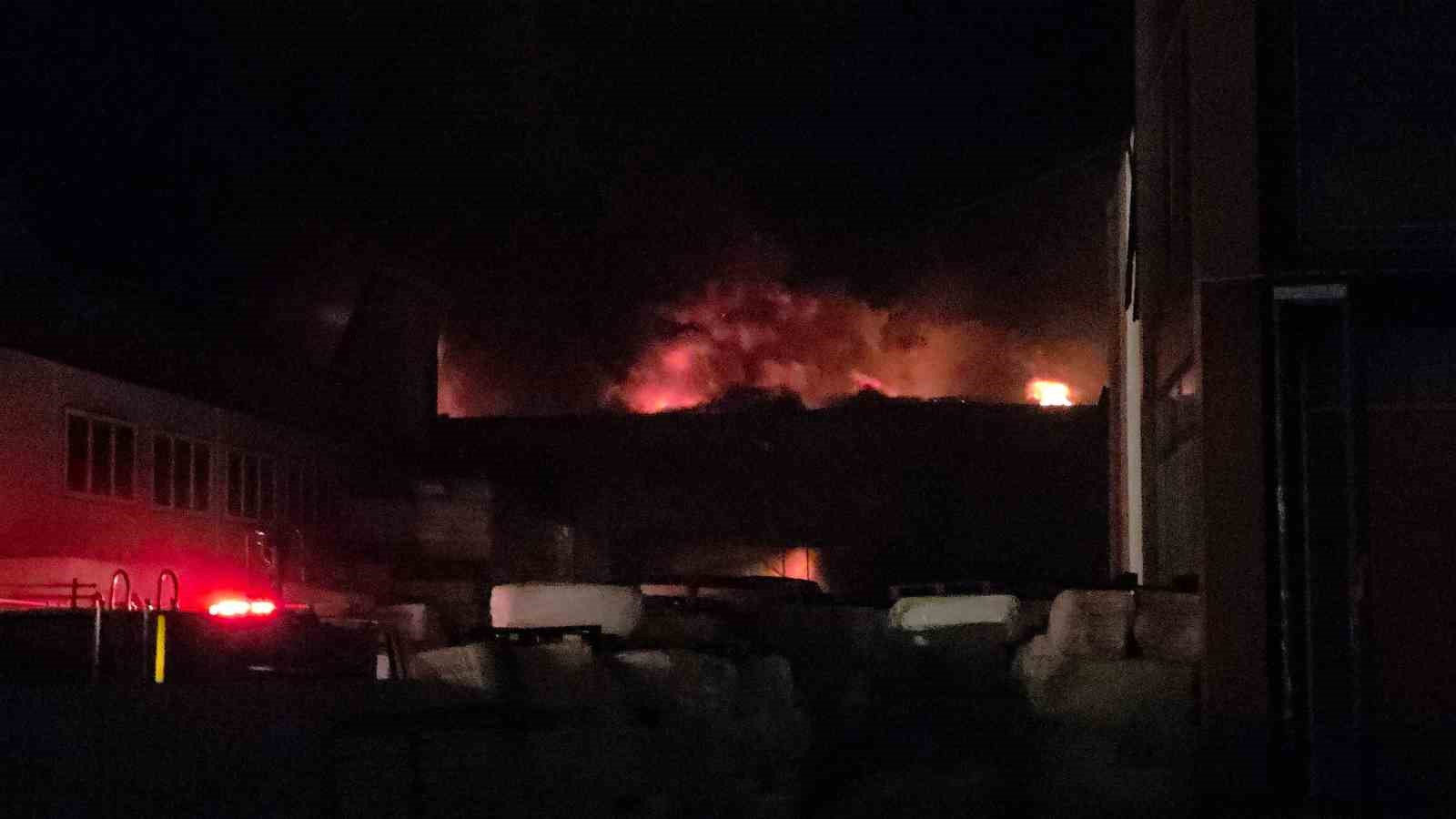 duzcede-strafor-fabrikasinda-yangin