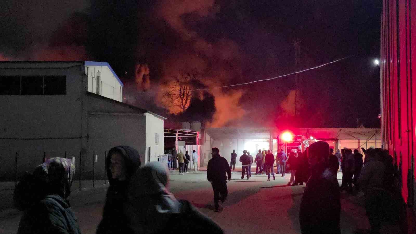 duzcede-strafor-fabrikasinda-yangin