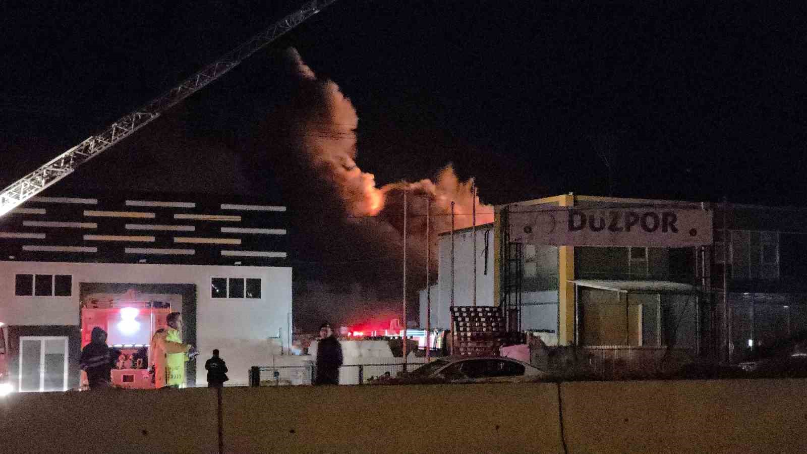 duzcede-strafor-fabrikasinda-yangin