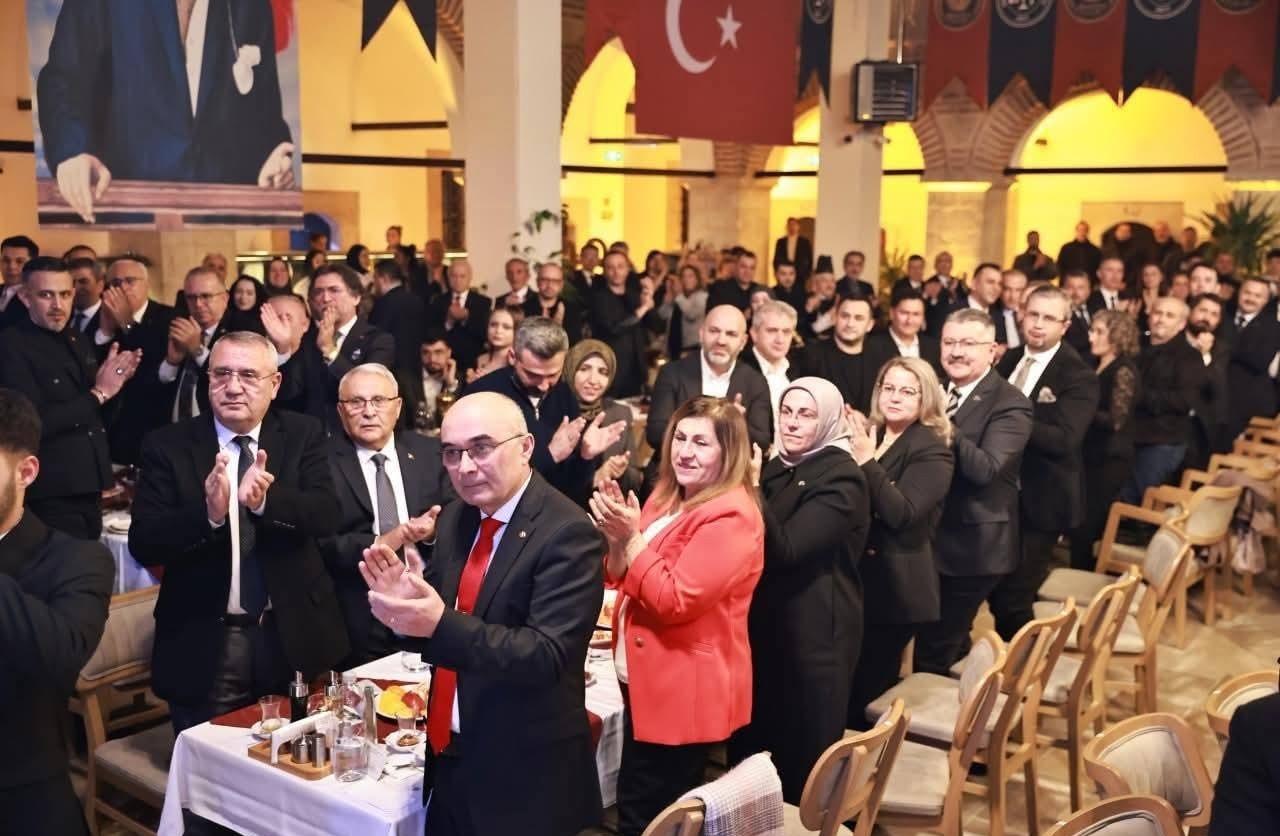 engelli-evlatlarina-omrunu-adayan-anne