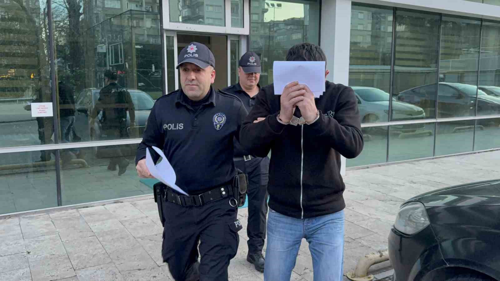 esi-terk-edince-kayinpederinin-evini-atese-verdi