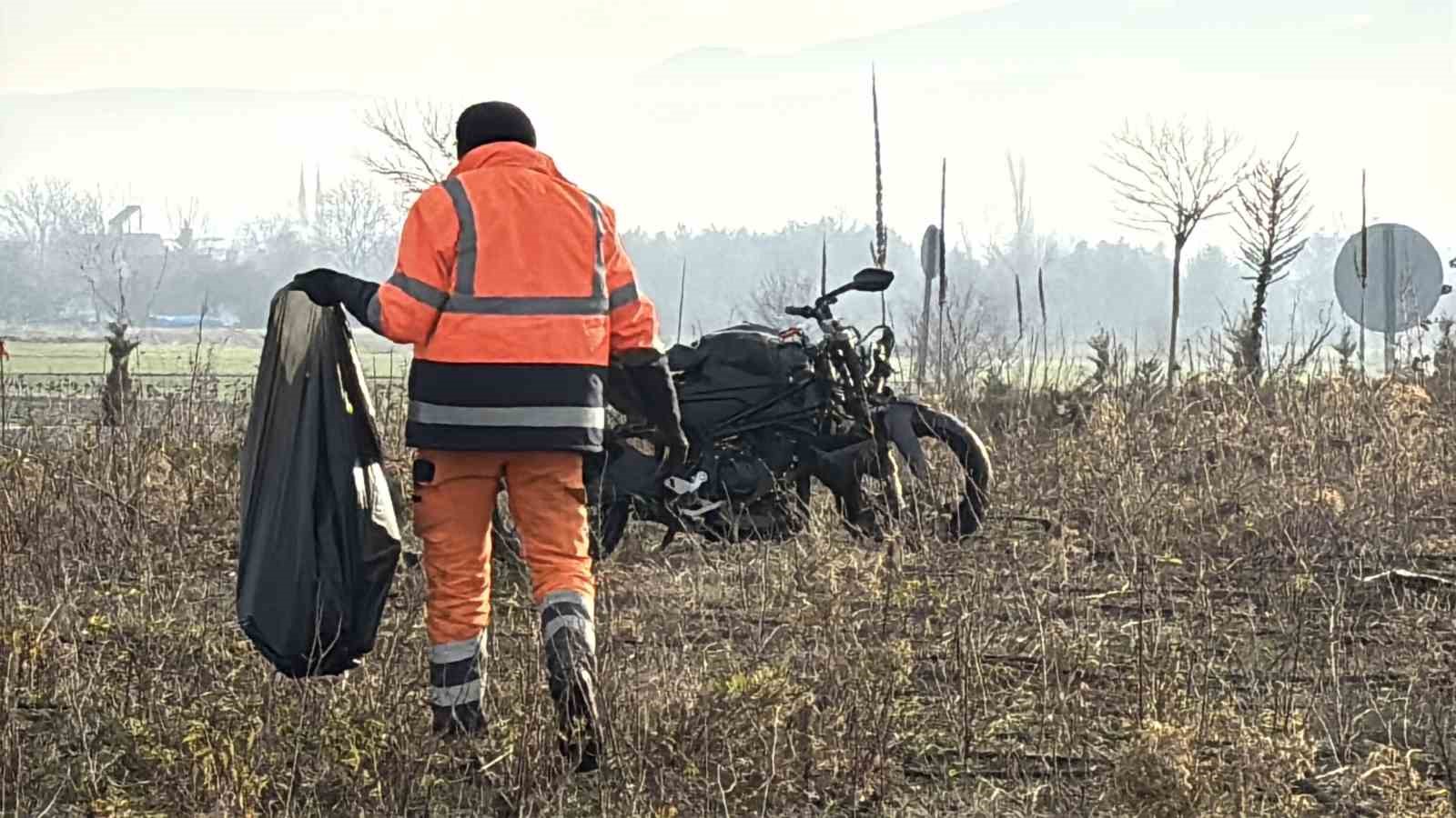 geceden-beri-haber-alinamayan-19-yasindaki-genc-kaza-yapmis-halde-olu-bulundu