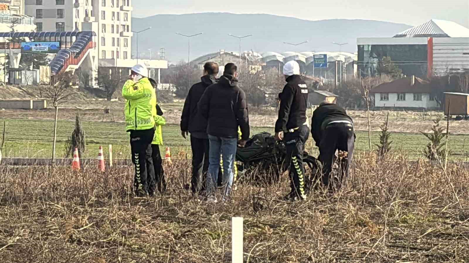 geceden-beri-haber-alinamayan-19-yasindaki-genc-kaza-yapmis-halde-olu-bulundu