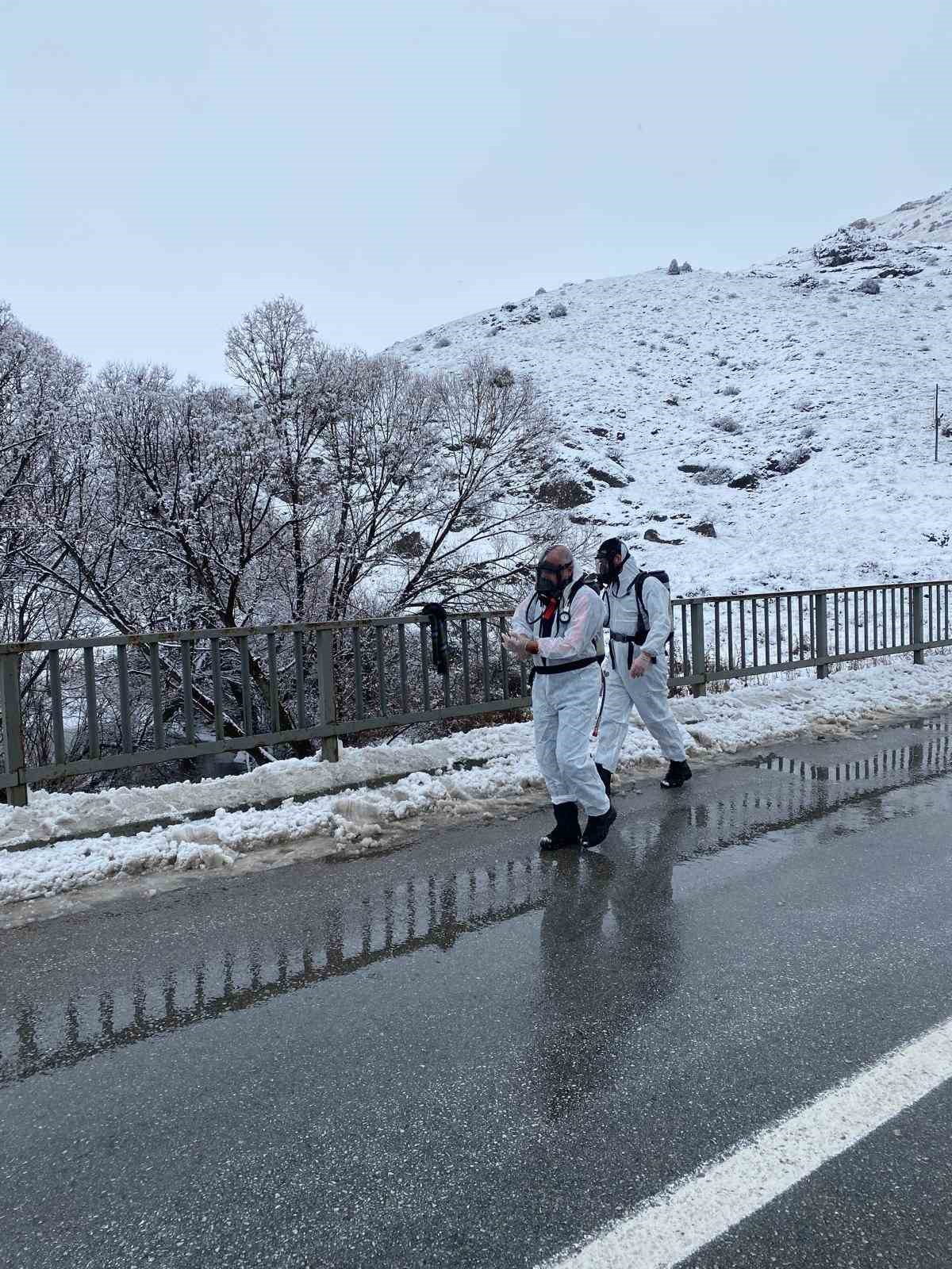 gumushanede-lpg-yuklu-tanker-dere-yatagina-devrildi-1-yarali