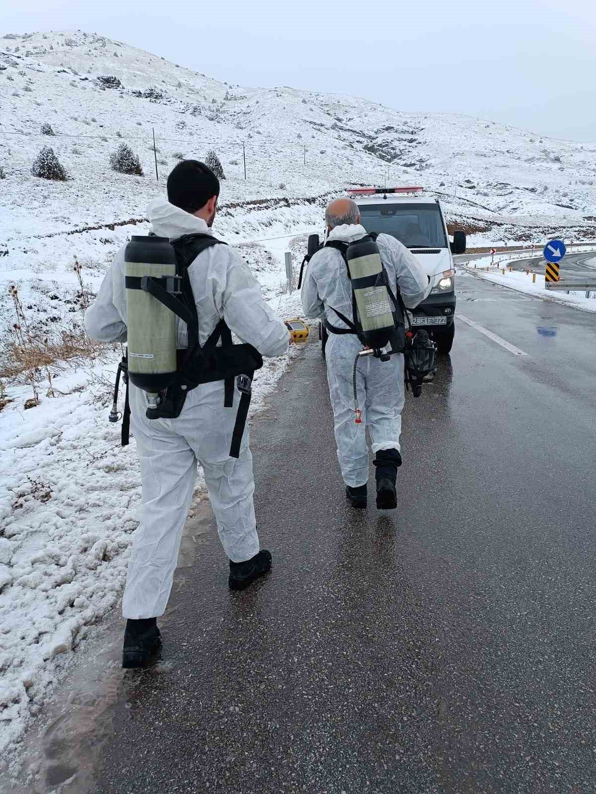 gumushanede-lpg-yuklu-tanker-dere-yatagina-devrildi-1-yarali