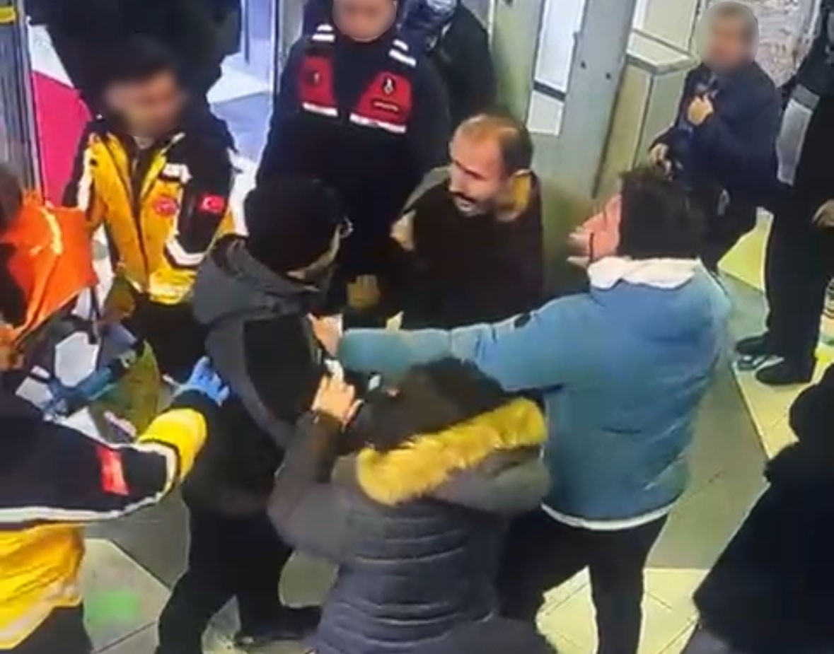 hastane-mudur-yardimcisi-ile-sendika-baskani-arasinda-klima-kavgasi-kamerada