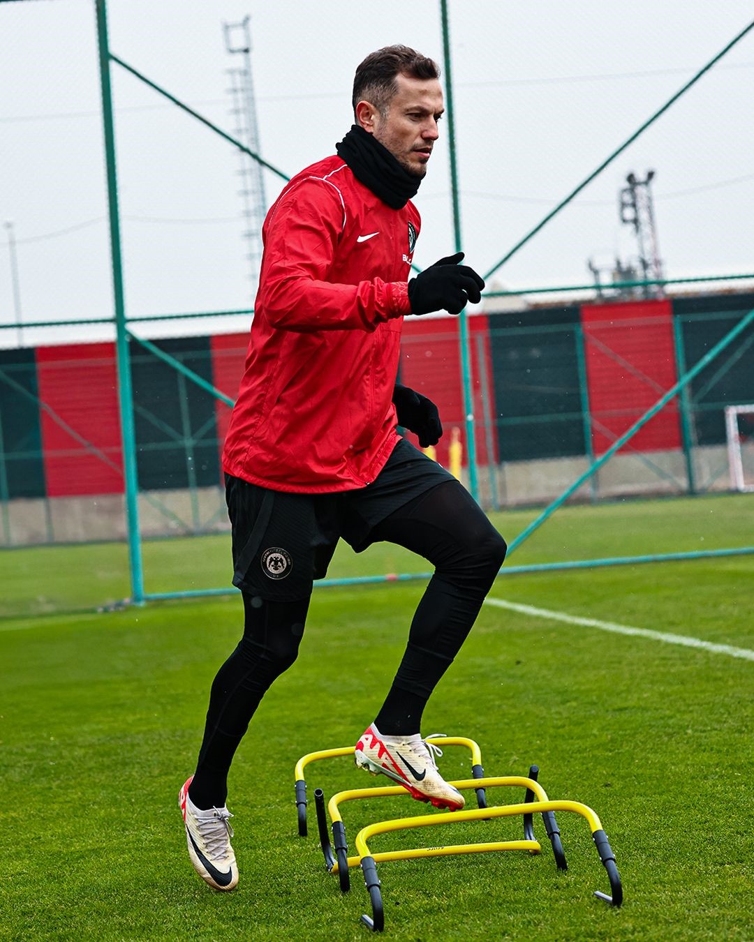 huseyin-eroglu-deplasman-ic-saha-fark-etmeden-her-maci-kazanmak-icin-oynamak-en-onemli-kriterimiz