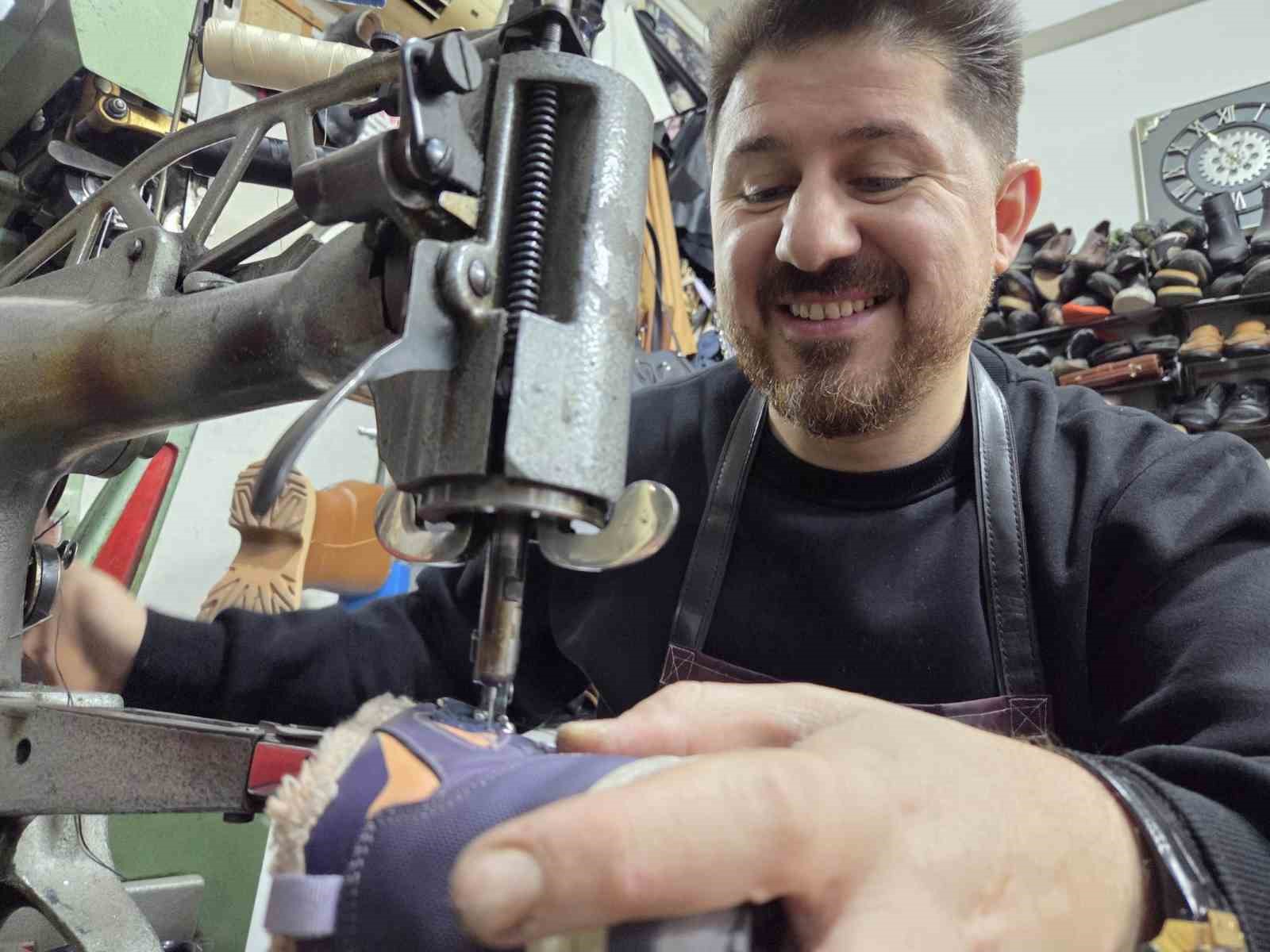 kara-kis-ayakkabi-tamircilerini-isitti