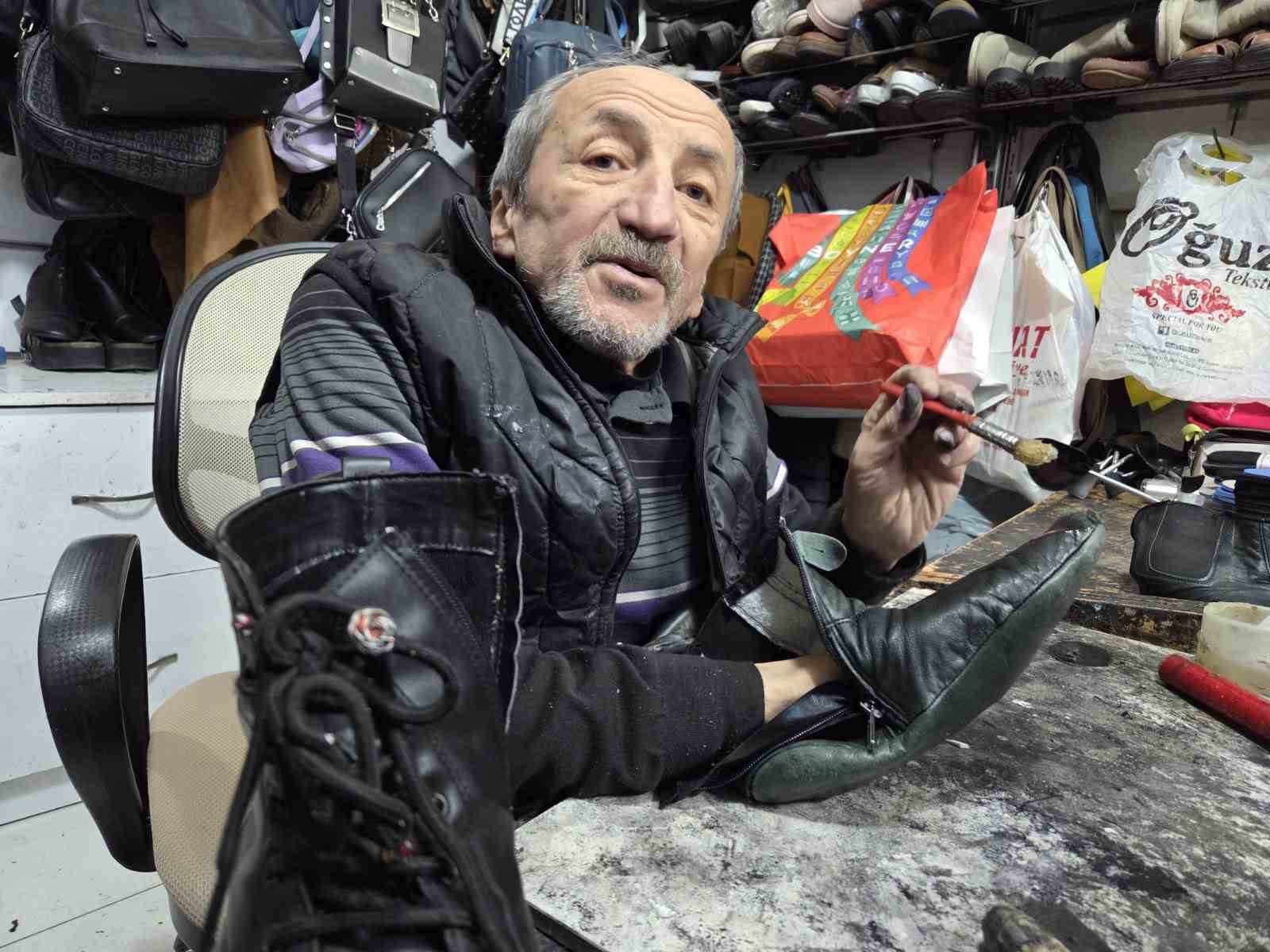 kara-kis-ayakkabi-tamircilerini-isitti