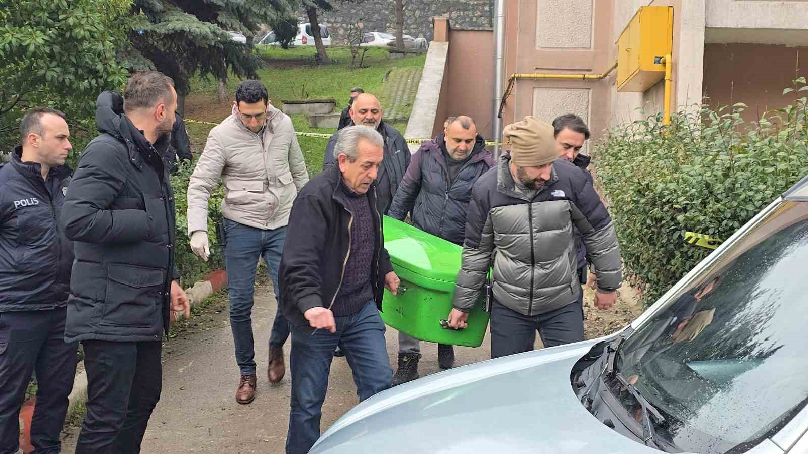 karabukte-5-kattan-dusen-yasli-kadin-yasamini-yitirdi