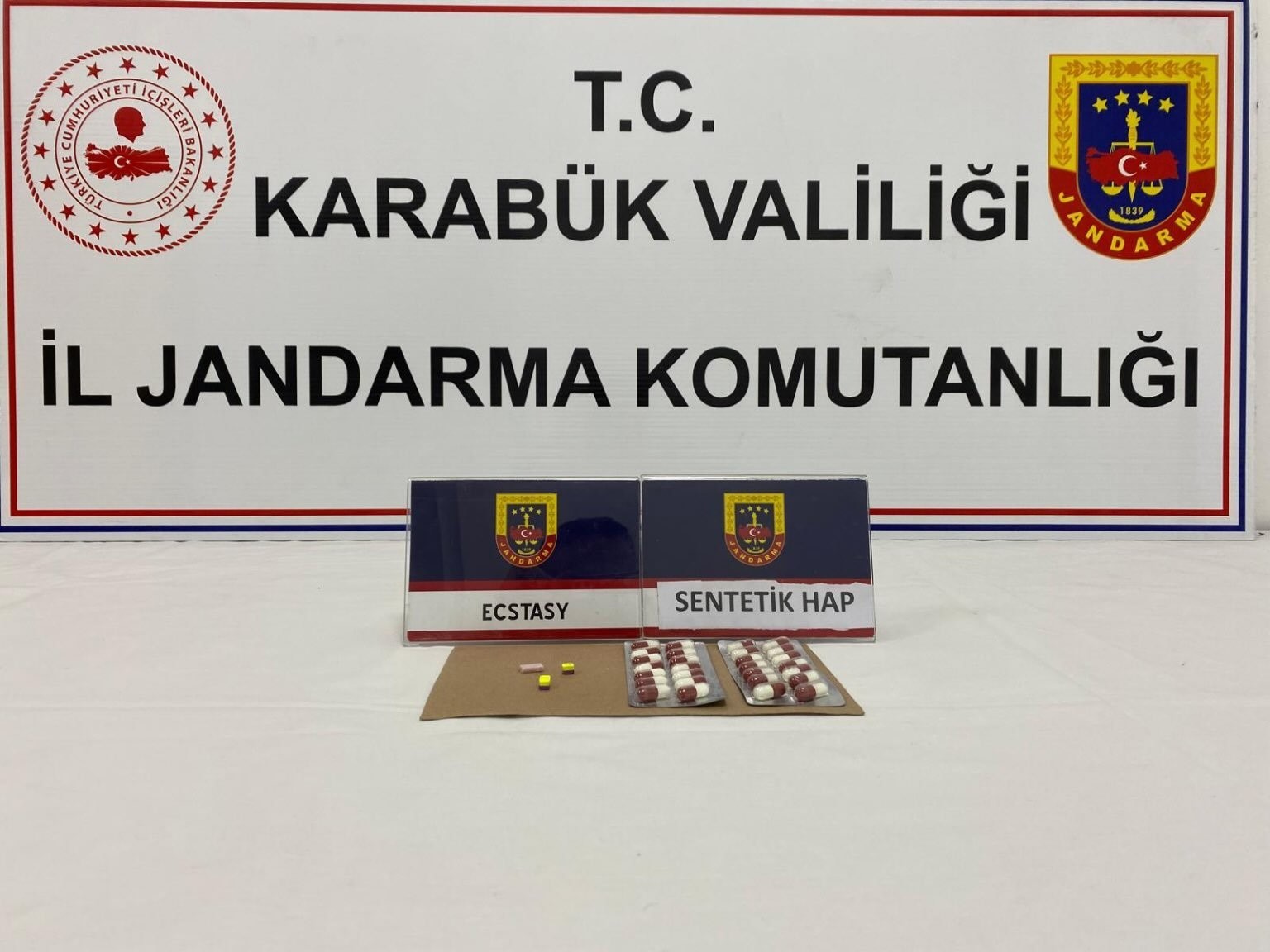 karabukte-uyusturucu-operasyonu-5-gozalti