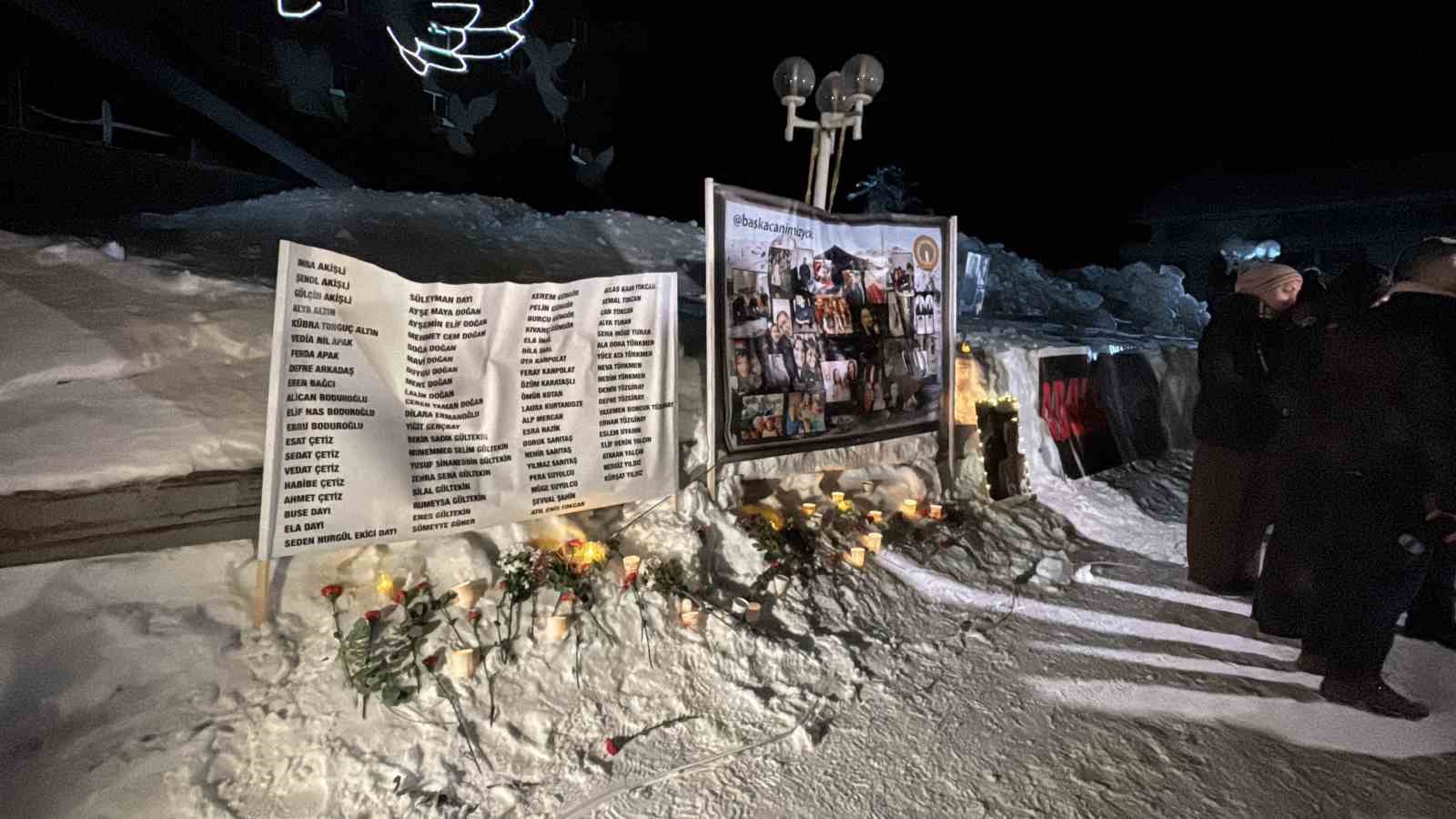 kartalkaya-yangin-faciasinin-birinci-yildonumunde-acili-aileler-otel-onunde-bir-araya-geldi