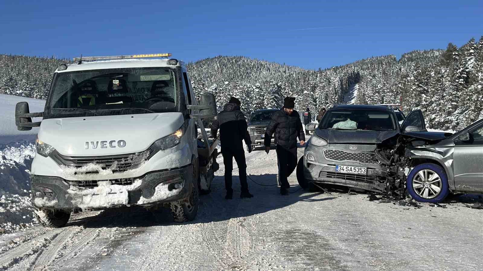 kartalkaya-yolunda-2-cip-kafa-kafaya-carpisti