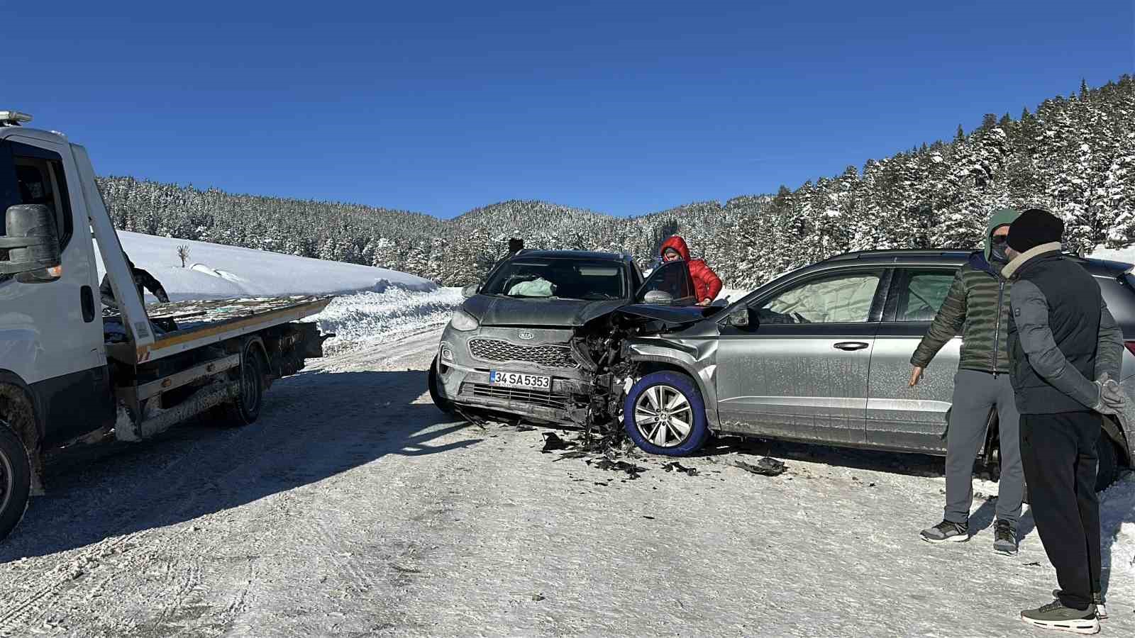 kartalkaya-yolunda-2-cip-kafa-kafaya-carpisti