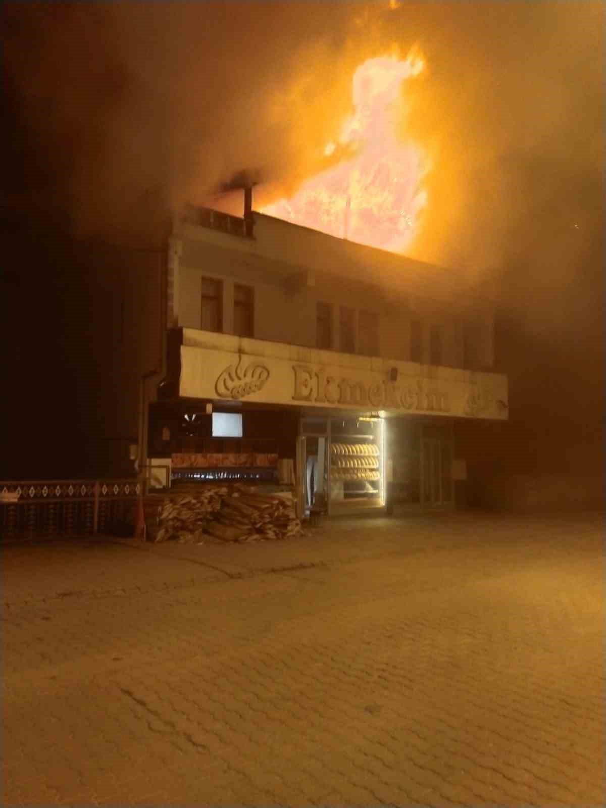 kastamonuda-cikan-cati-yangini-itfaiye-tarafindan-sonduruldu