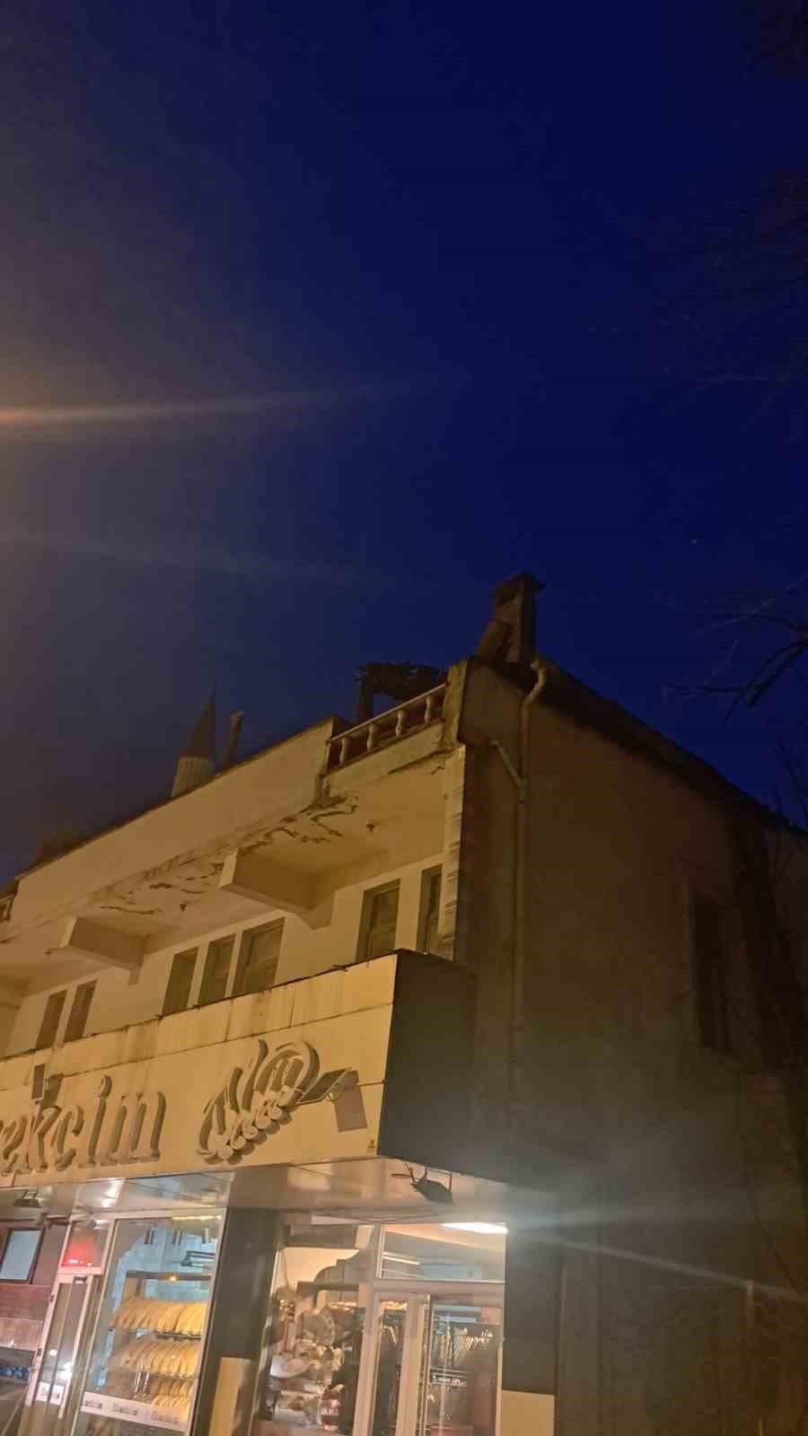 kastamonuda-cikan-cati-yangini-itfaiye-tarafindan-sonduruldu