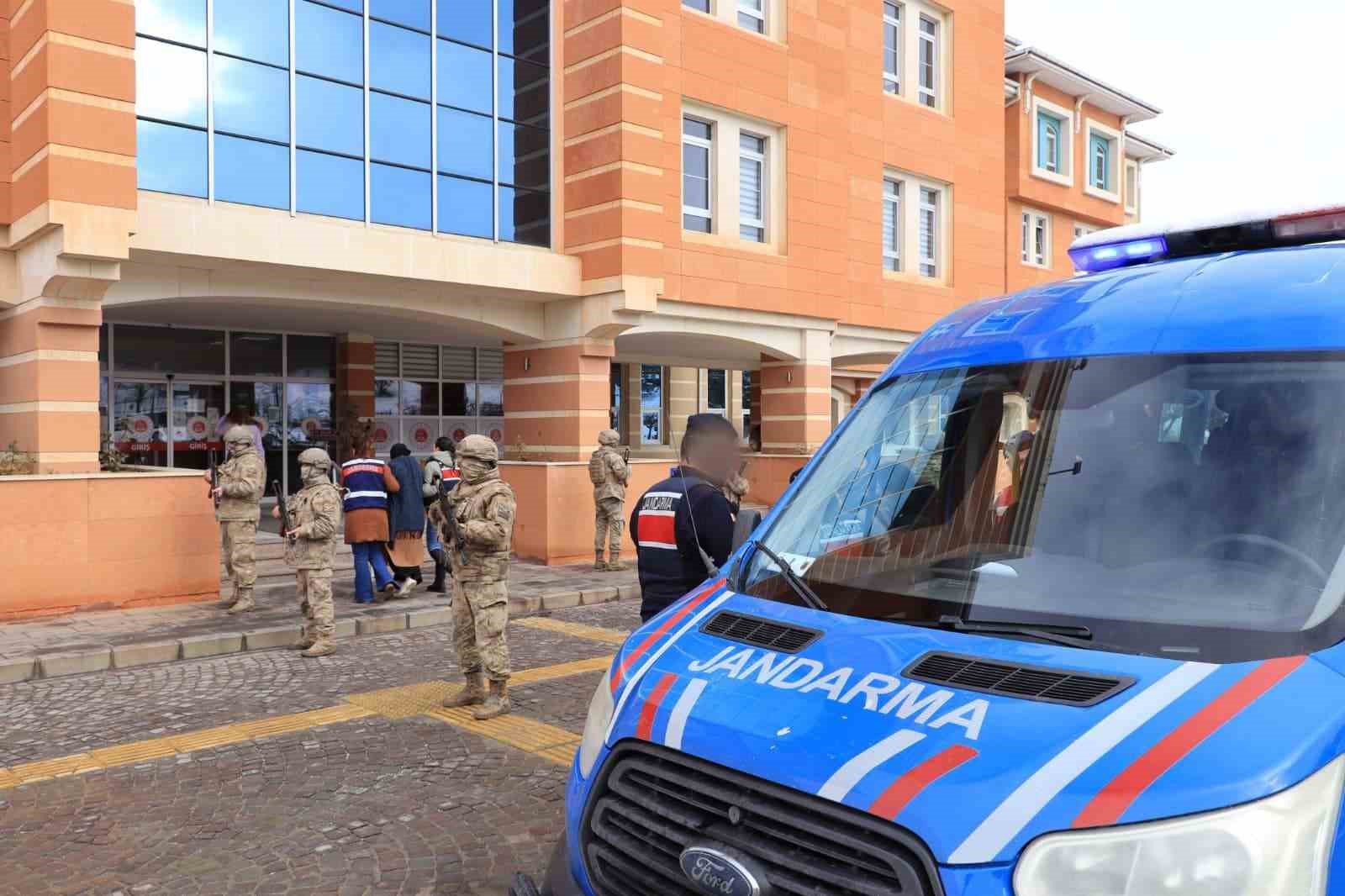 kastamonuda-deas-operasyonunda-gozaltina-alinan-2-supheli-tutuklandi