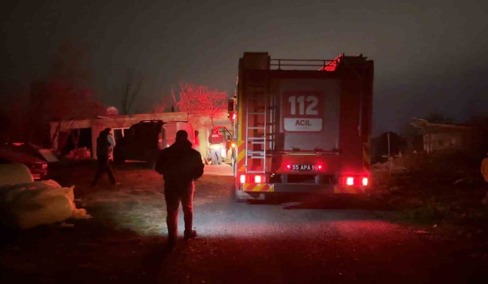 kaynar-suya-benzin-dokulen-evde-patlama-2-yarali