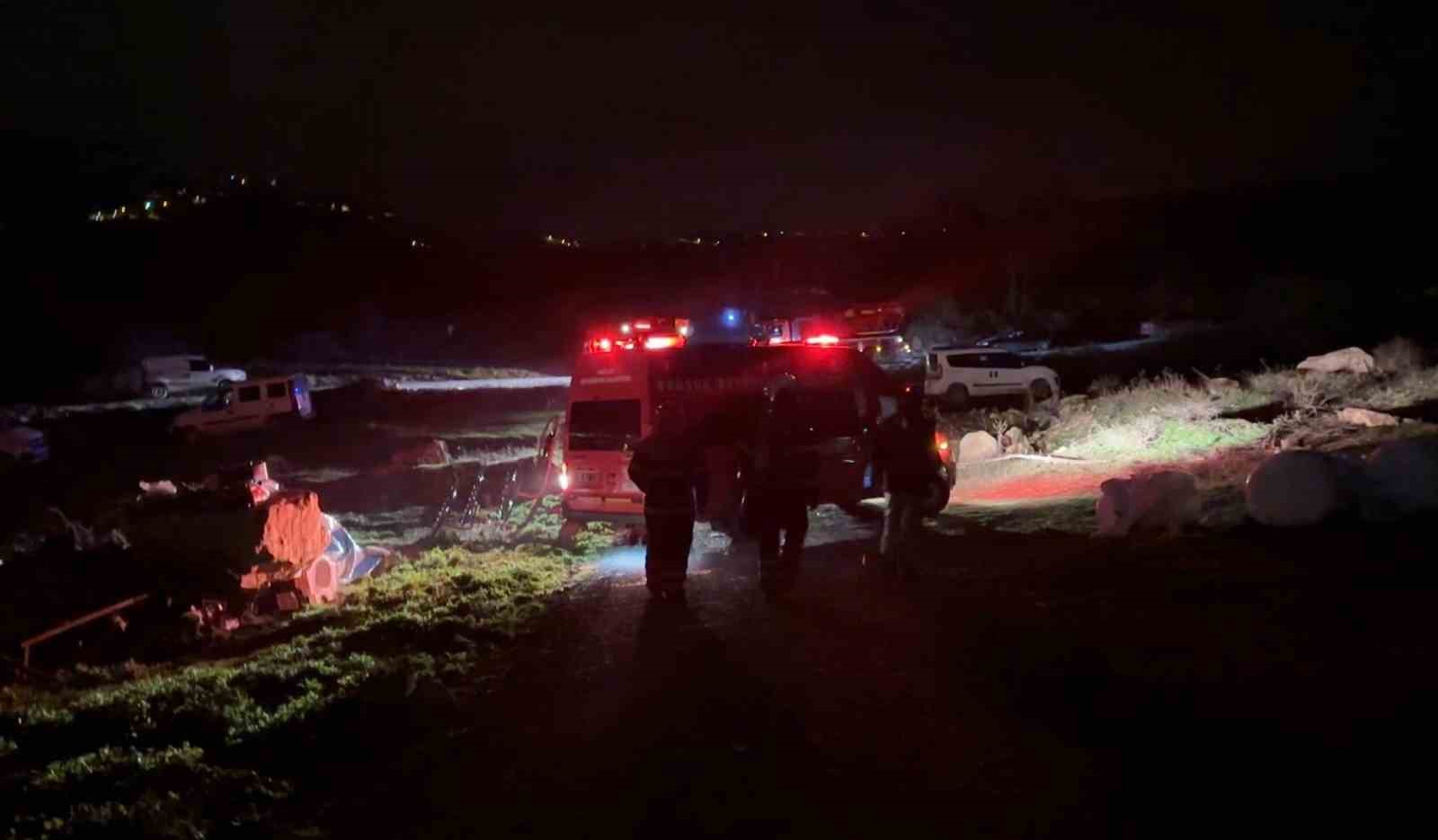 kaynar-suya-benzin-dokulen-evde-patlama-2-yarali