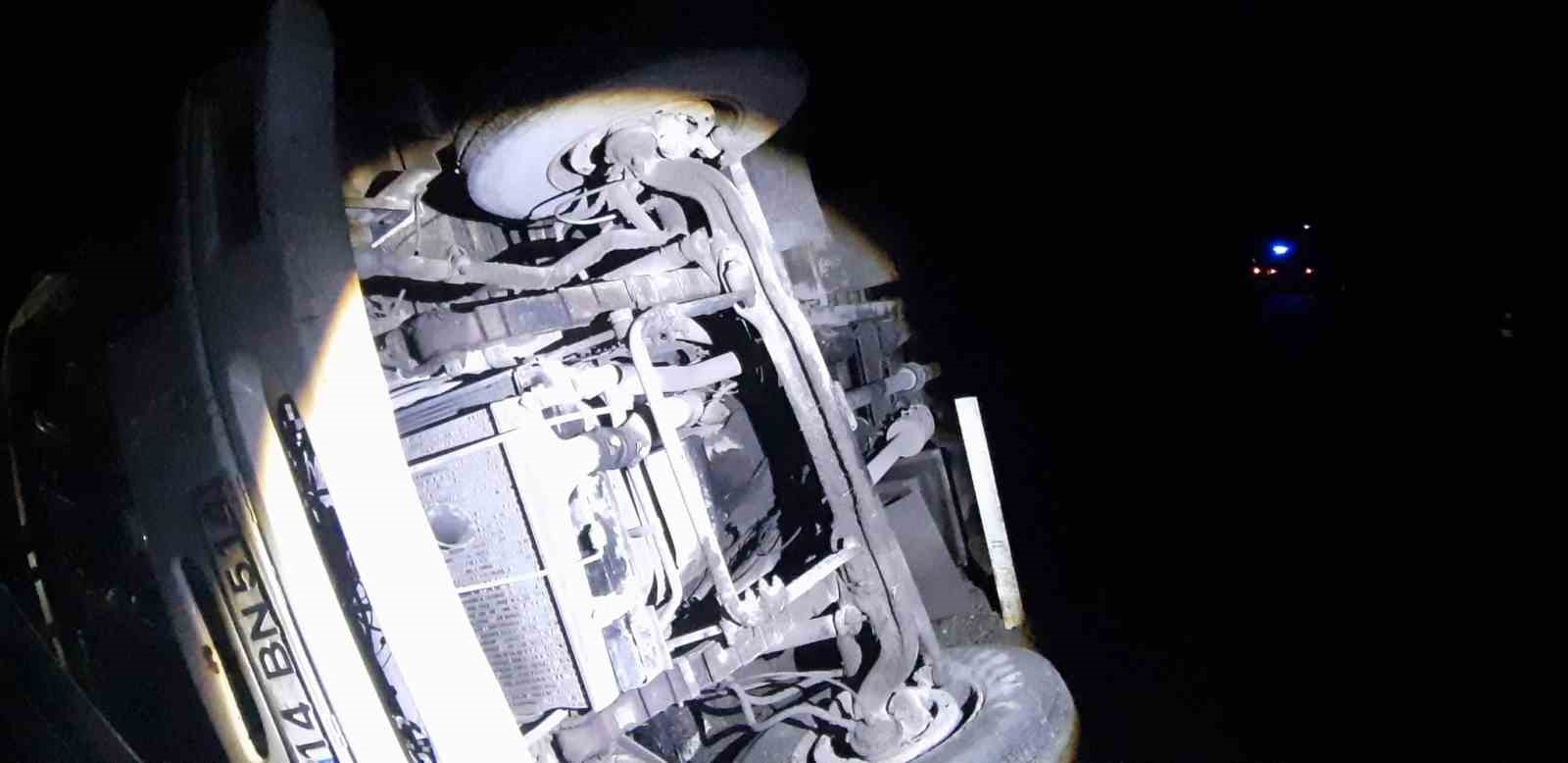 mudurnuda-kamyon-sarampole-devrildi-1-yarali