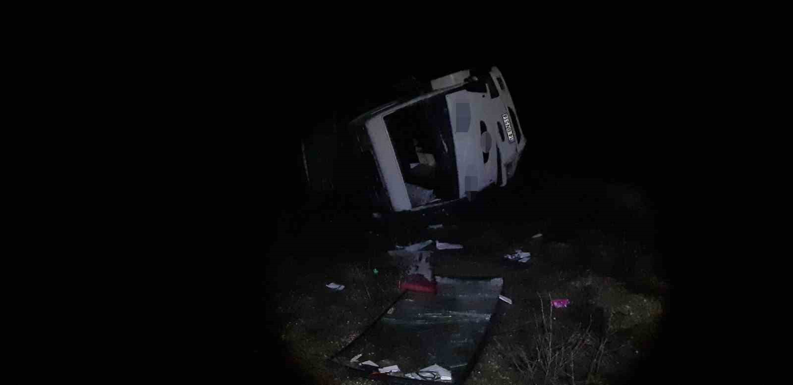 mudurnuda-kamyon-sarampole-devrildi-1-yarali