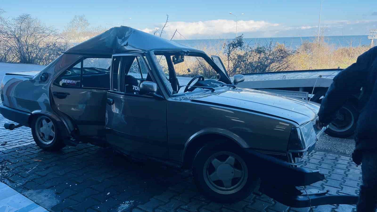 orduda-buzlu-yolda-otomobilin-carptigi-yasli-adam-metrelerce-havaya-savruldu