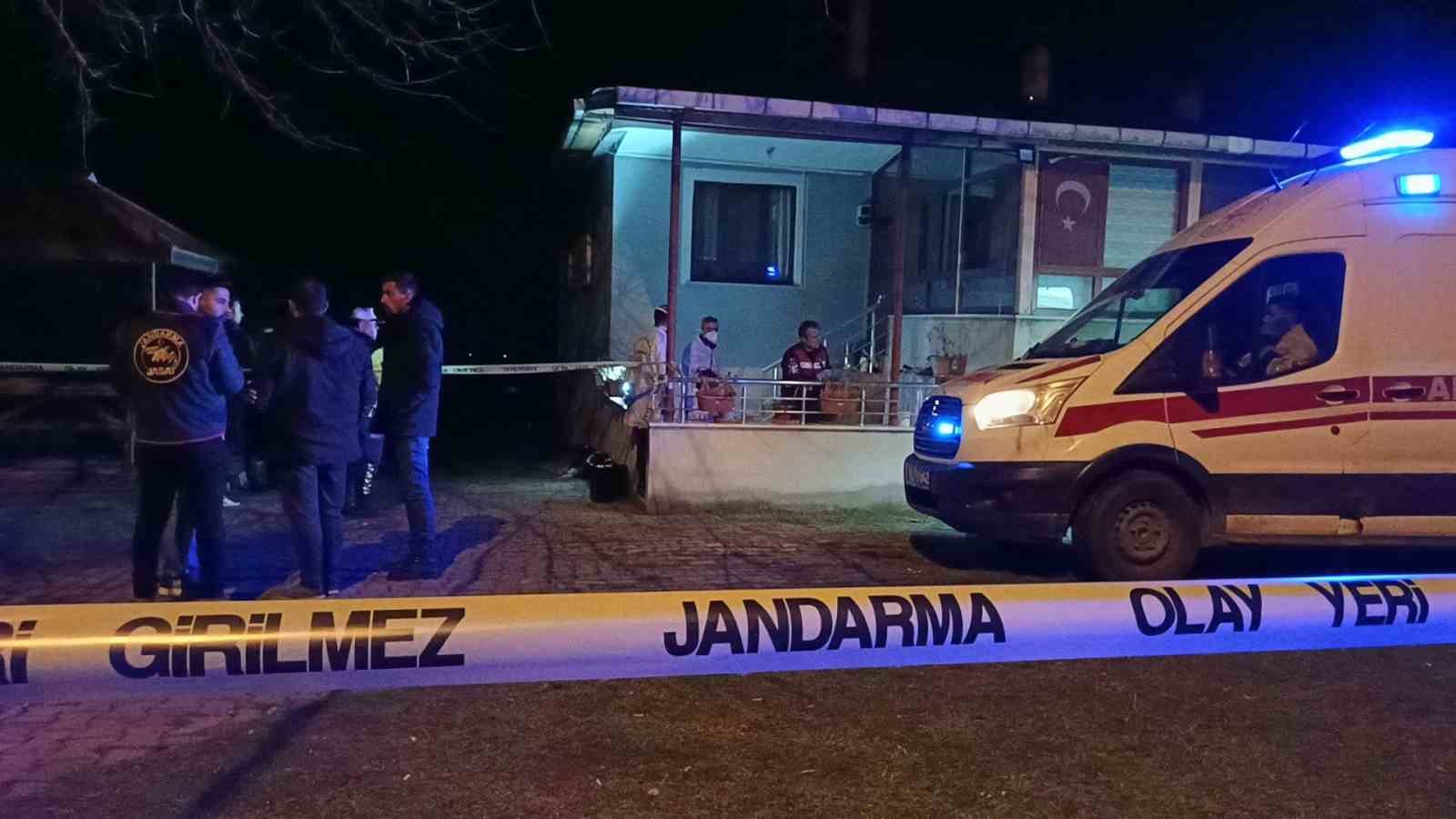 orduda-defalarca-bicaklanan-yasli-adam-hayatini-kaybetti