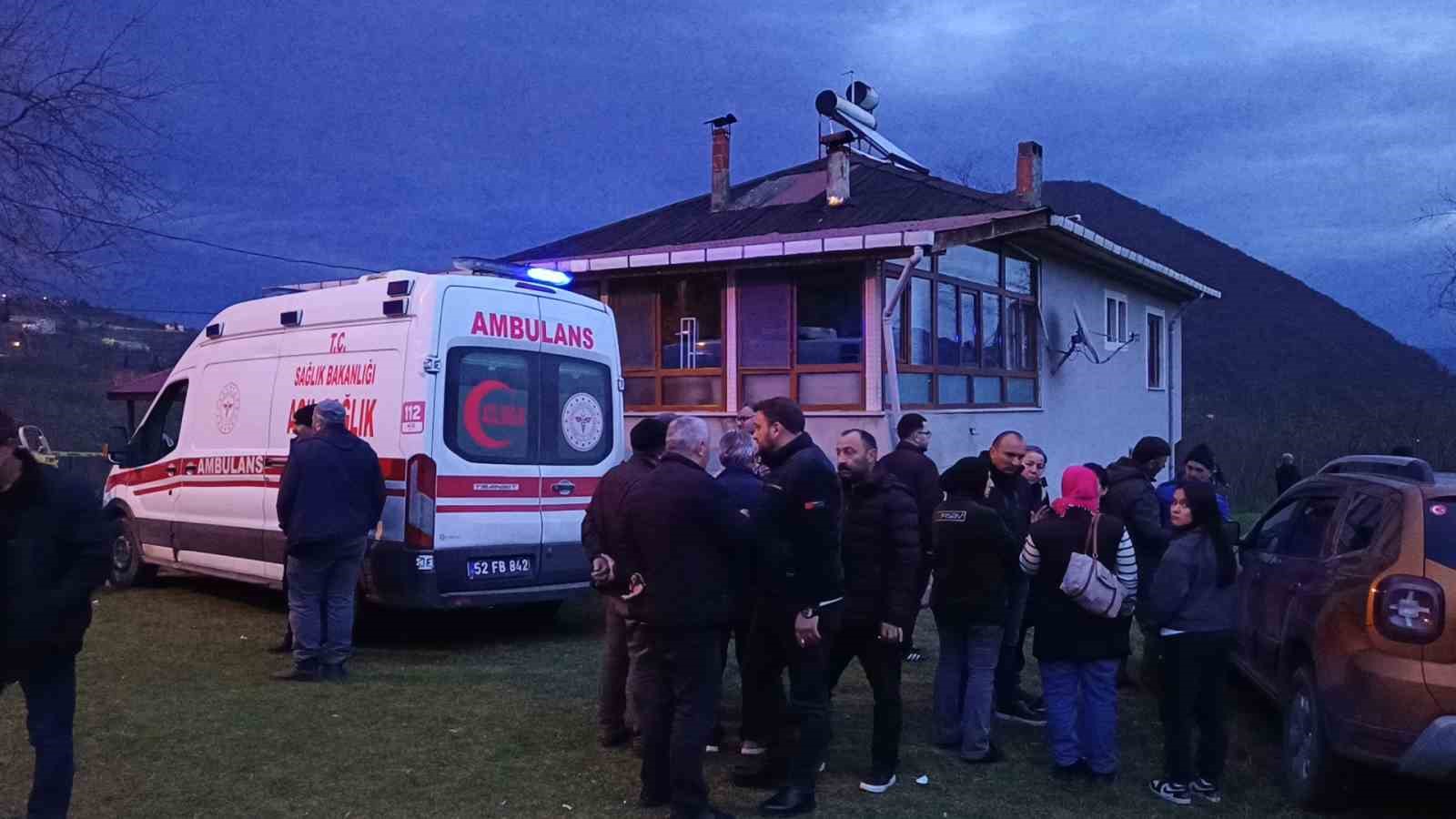 orduda-defalarca-bicaklanan-yasli-adam-hayatini-kaybetti