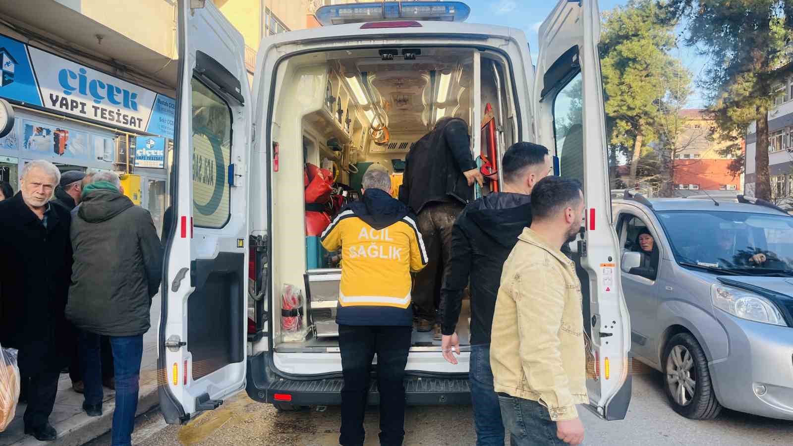 orduda-motosiklet-yayaya-carpti-2-yarali