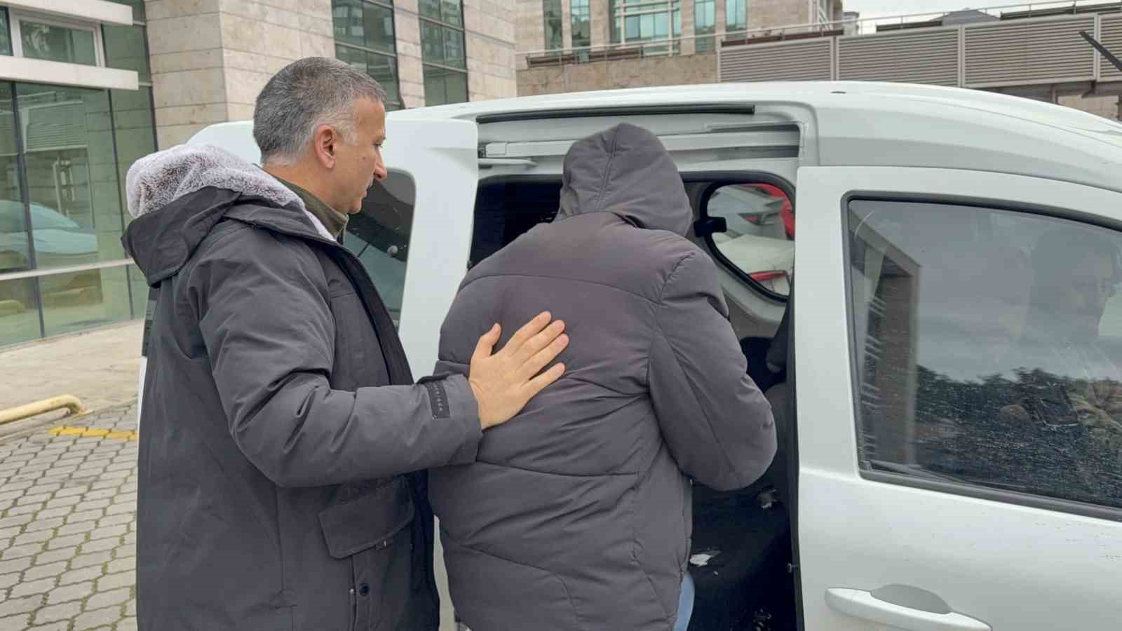 samsunda-1-kisiyi-bicaklayan-cocuga-ev-hapsi