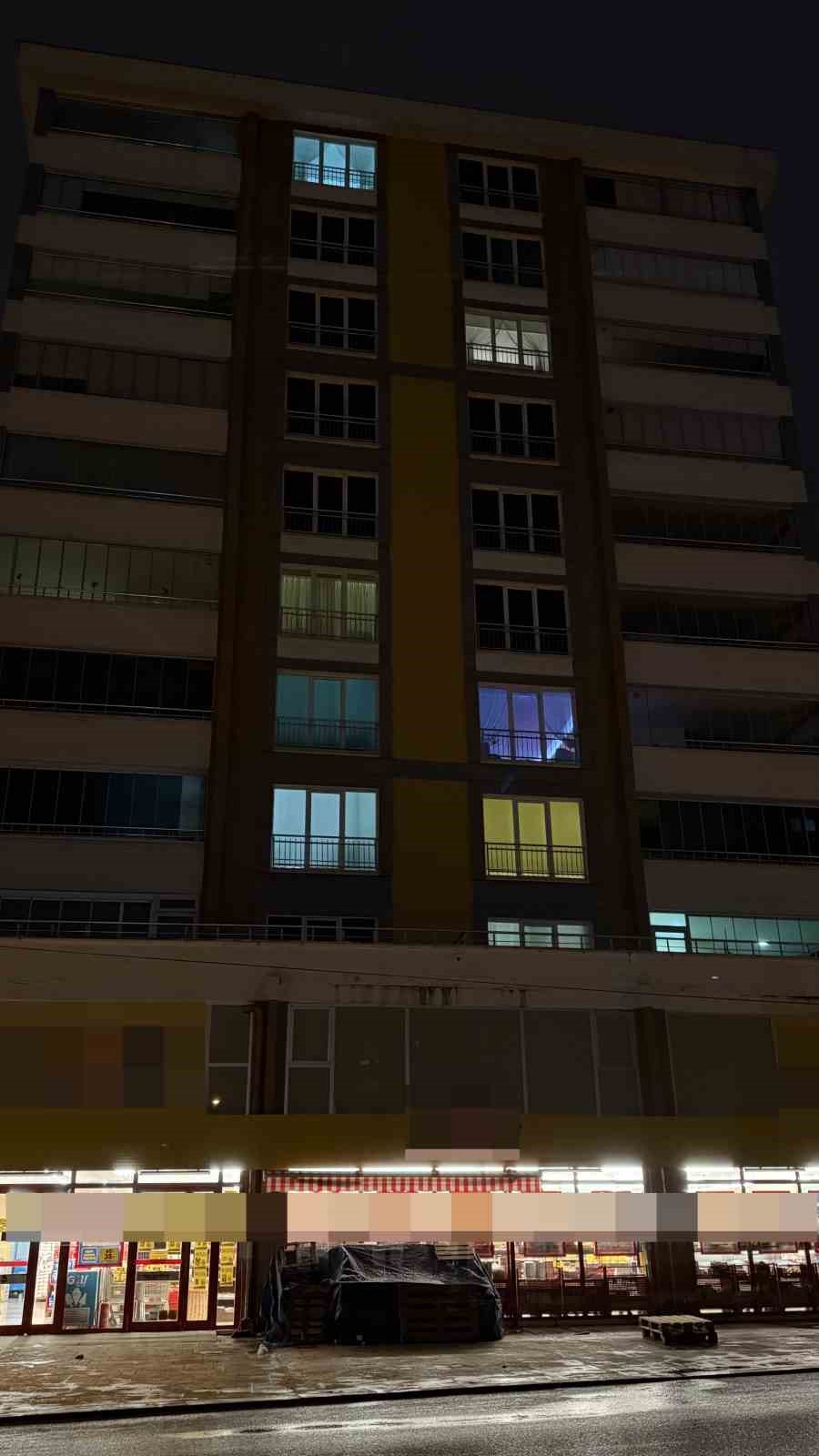 samsunda-9-kattan-2-kata-dusen-ogretmen-hayatini-kaybetti