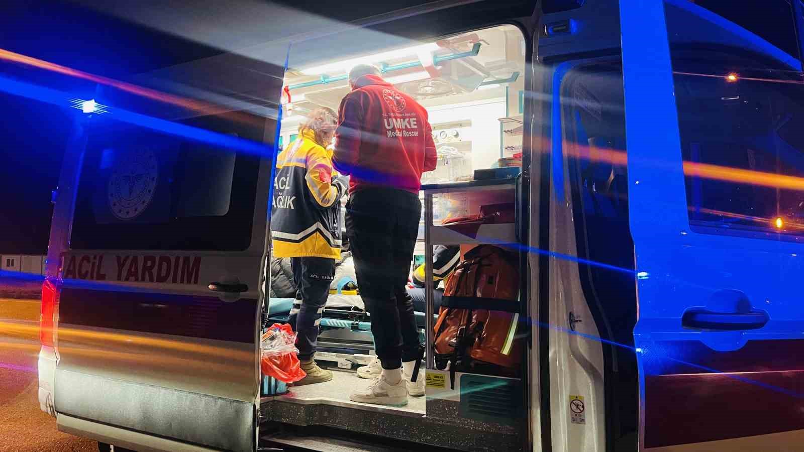 samsunda-feci-kazada-otomobil-hurda-yiginina-dondu-1-yarali