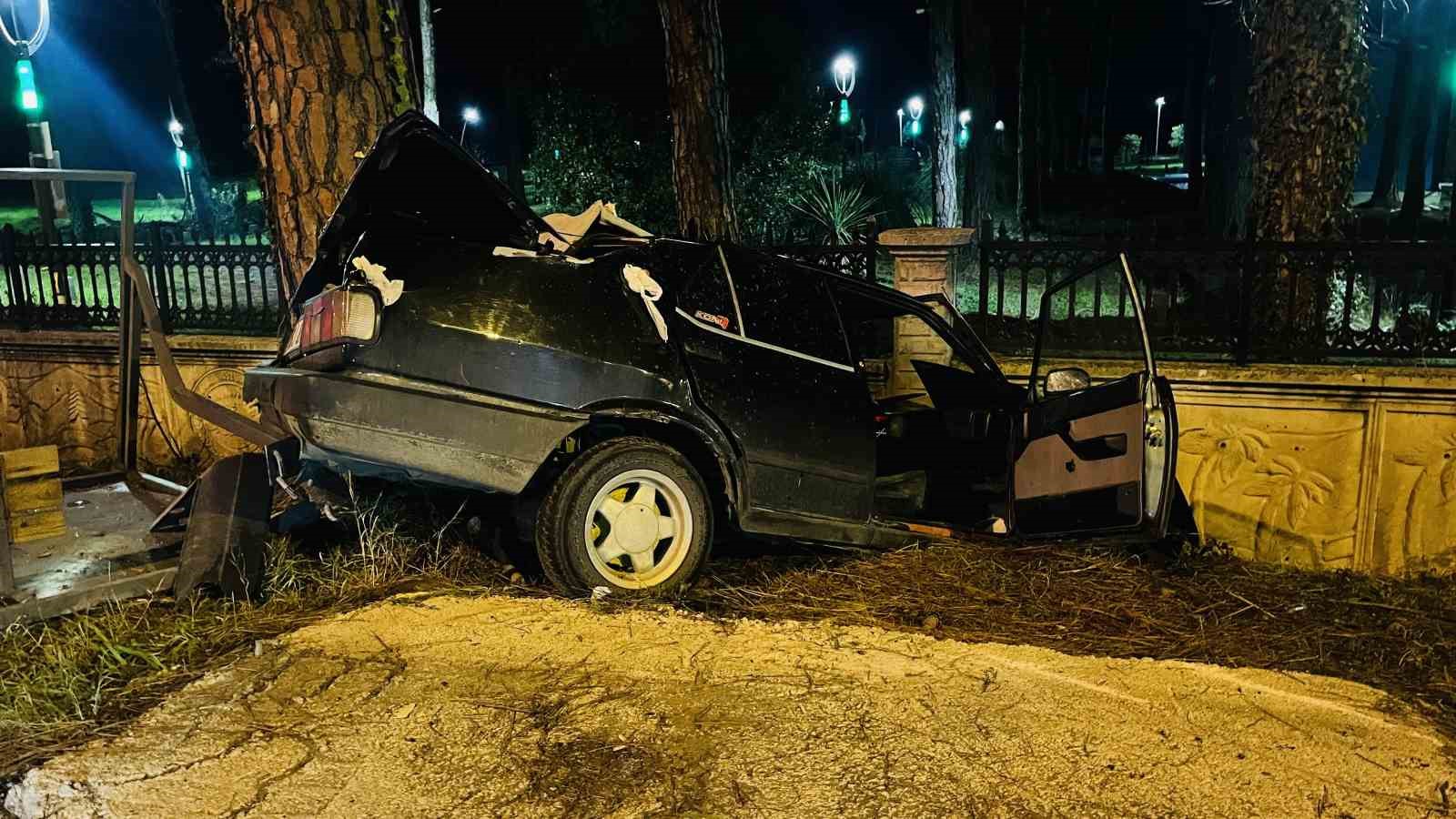 samsunda-feci-kazada-otomobil-hurda-yiginina-dondu-1-yarali