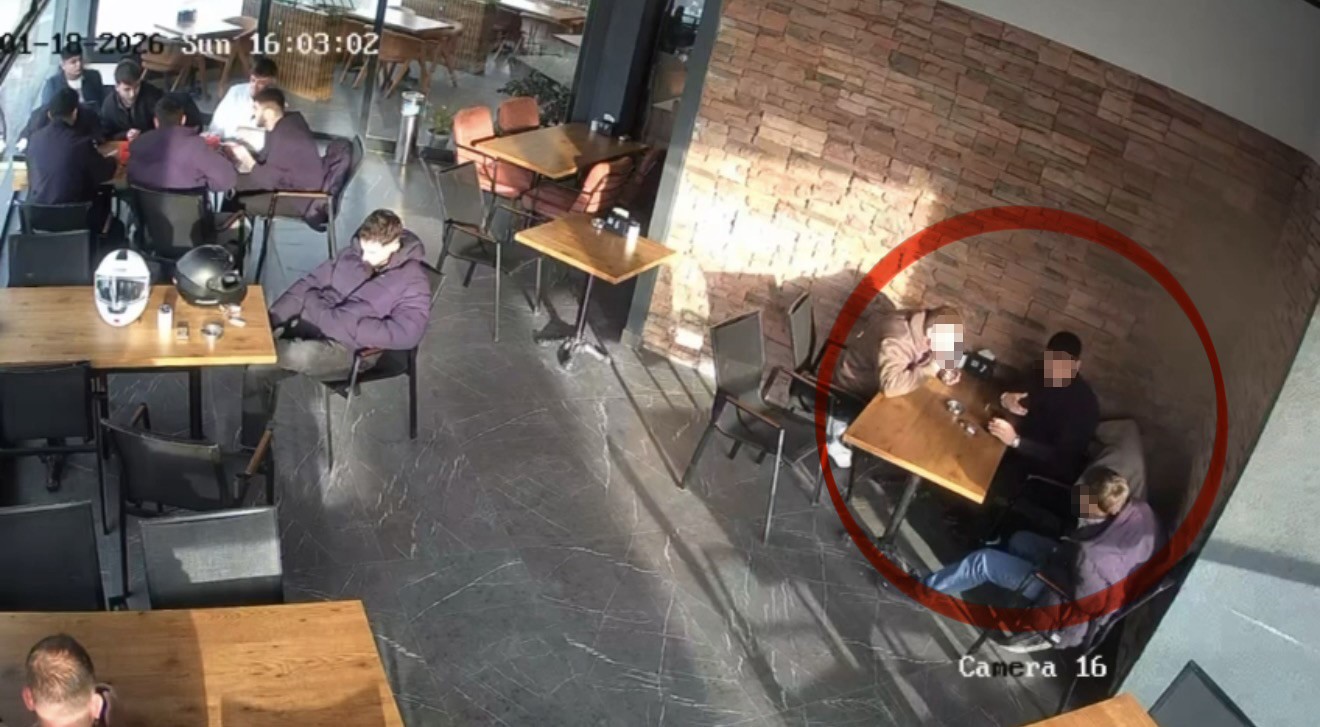 samsunda-firinda-bicakli-saldiri-kamerada-2-yarali