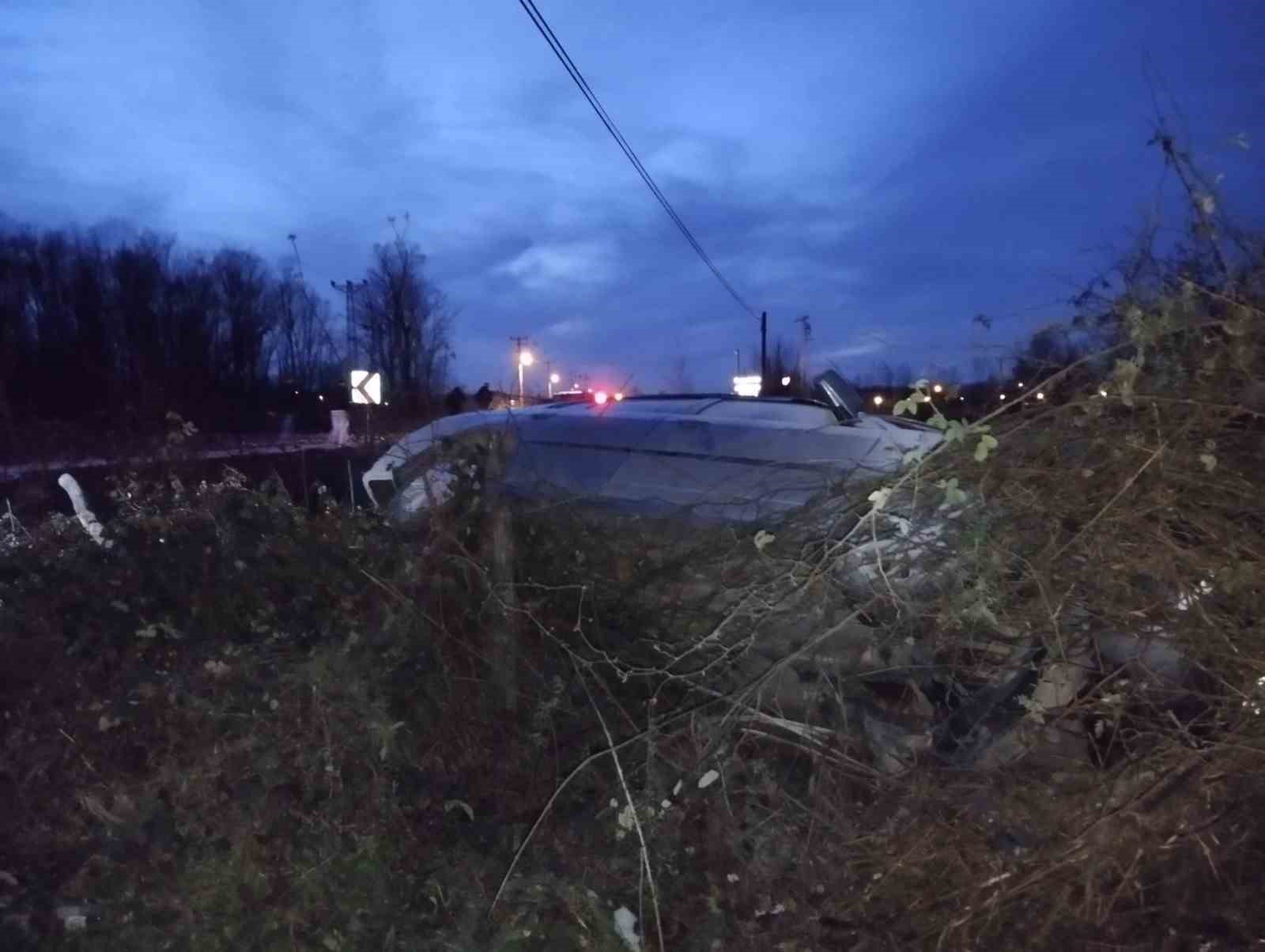 samsunda-otomobil-sarampole-yuvarlandi-3-yarali