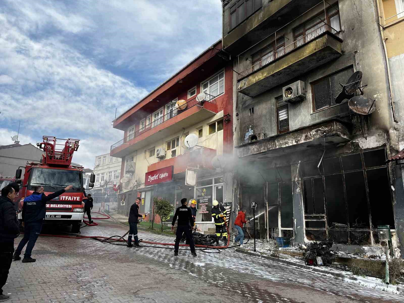 sinopta-motosiklet-tamirhanesinde-yangin-1-yarali