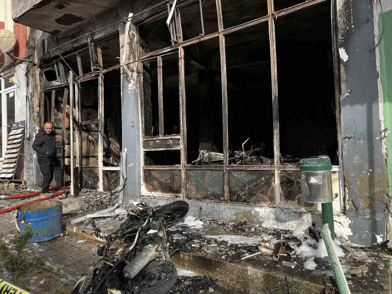 sinopta-motosiklet-tamirhanesinde-yangin-1-yarali