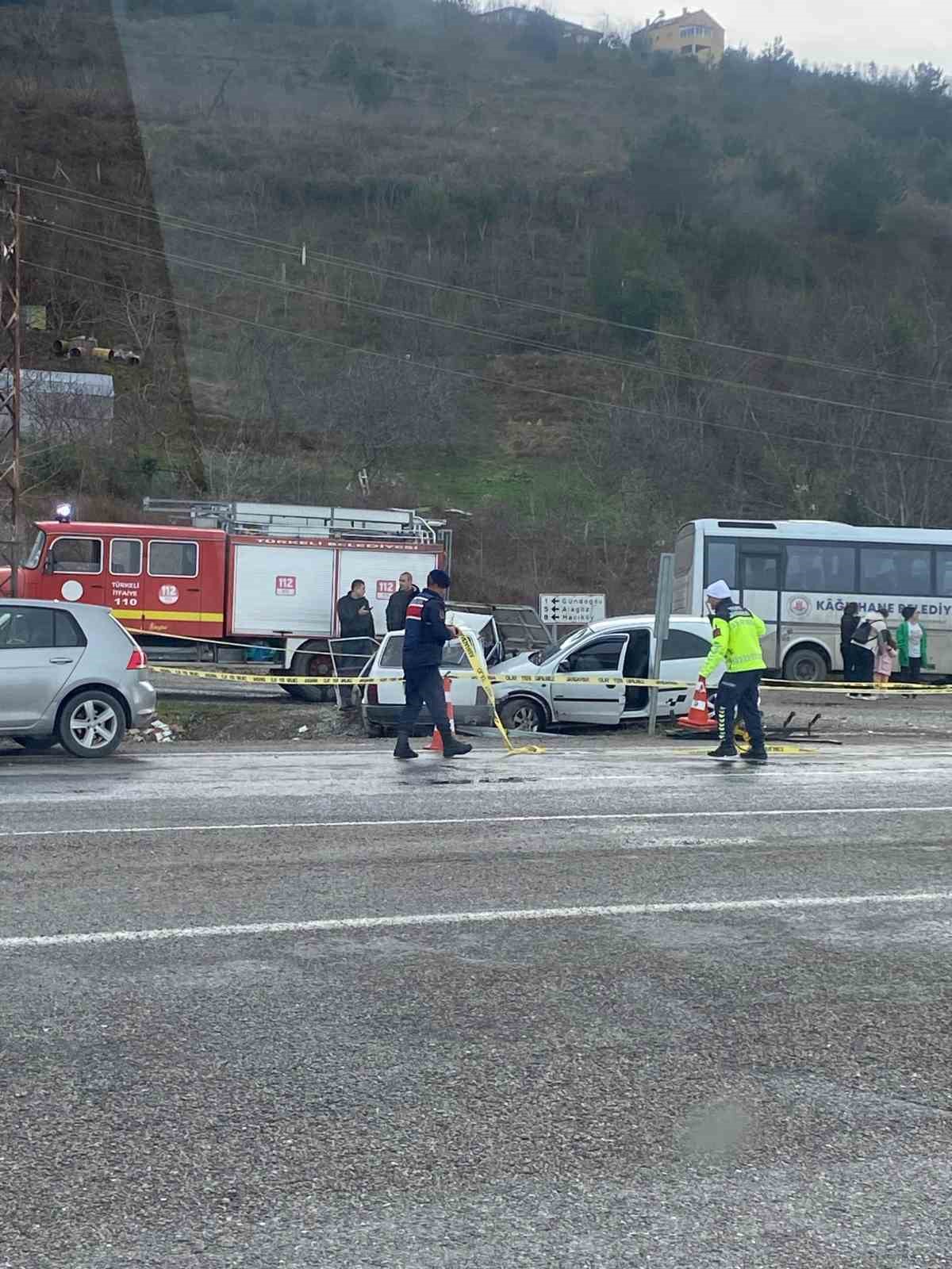 sinopta-otomobiller-carpisti-1-yarali