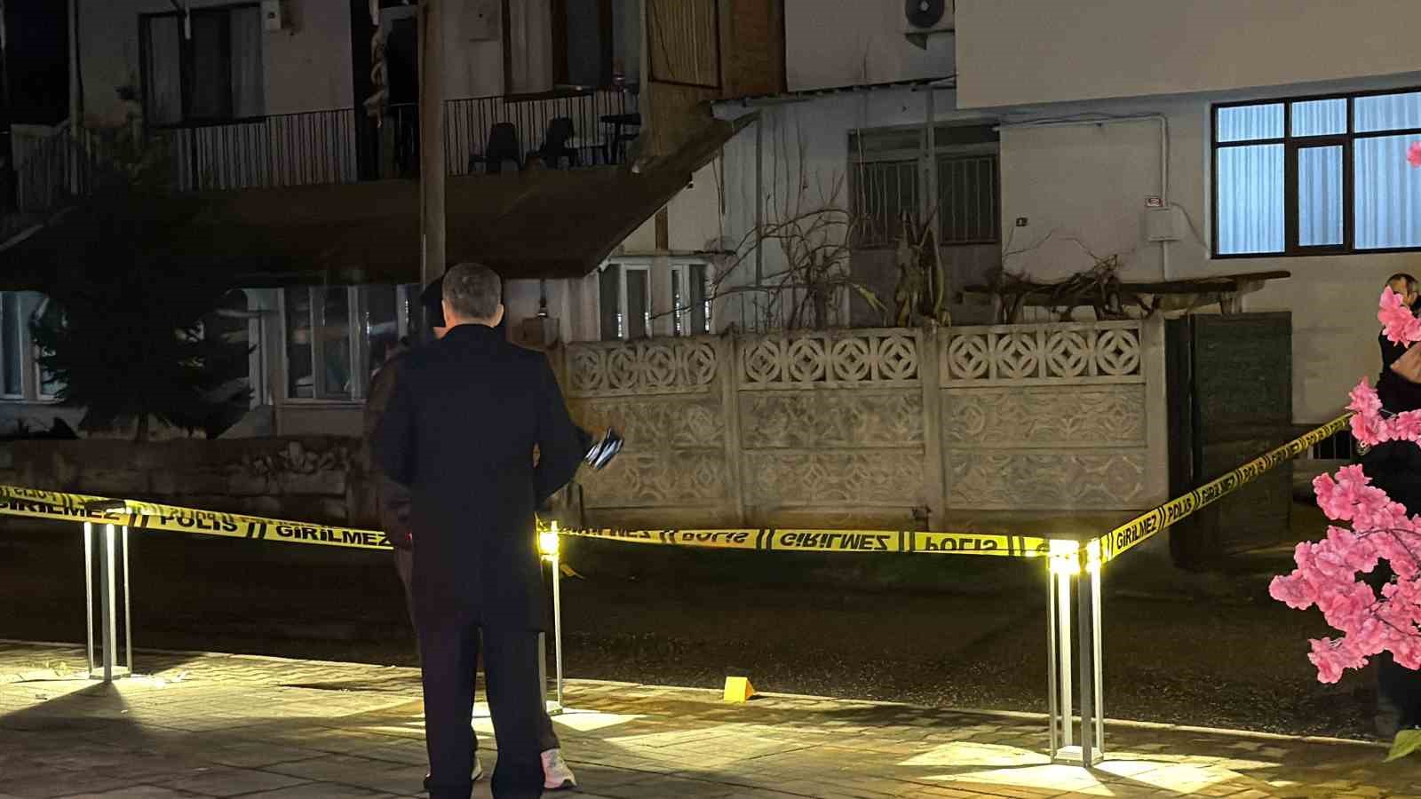 sokak-ortasinda-silahla-vurulmus-halde-bulunan-bir-kisi-hayatini-kaybetti