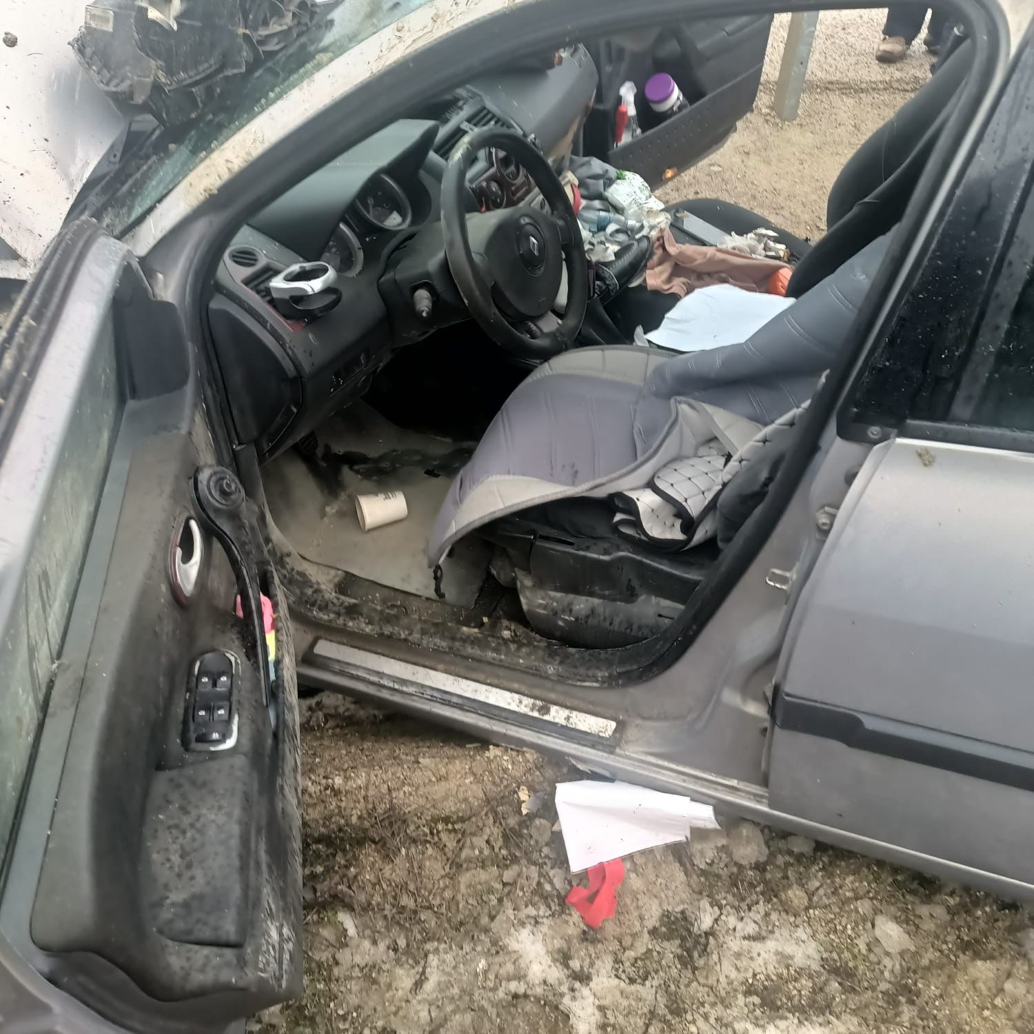 takla-atan-otomobilin-surucusu-yaralandi