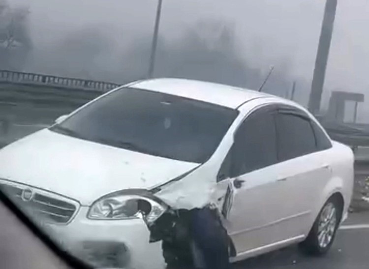 ters-seritten-gelen-otomobil-ortaligi-birbirine-katti