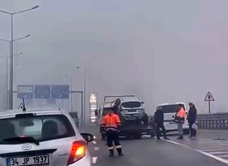 ters-seritten-gelen-otomobil-ortaligi-birbirine-katti