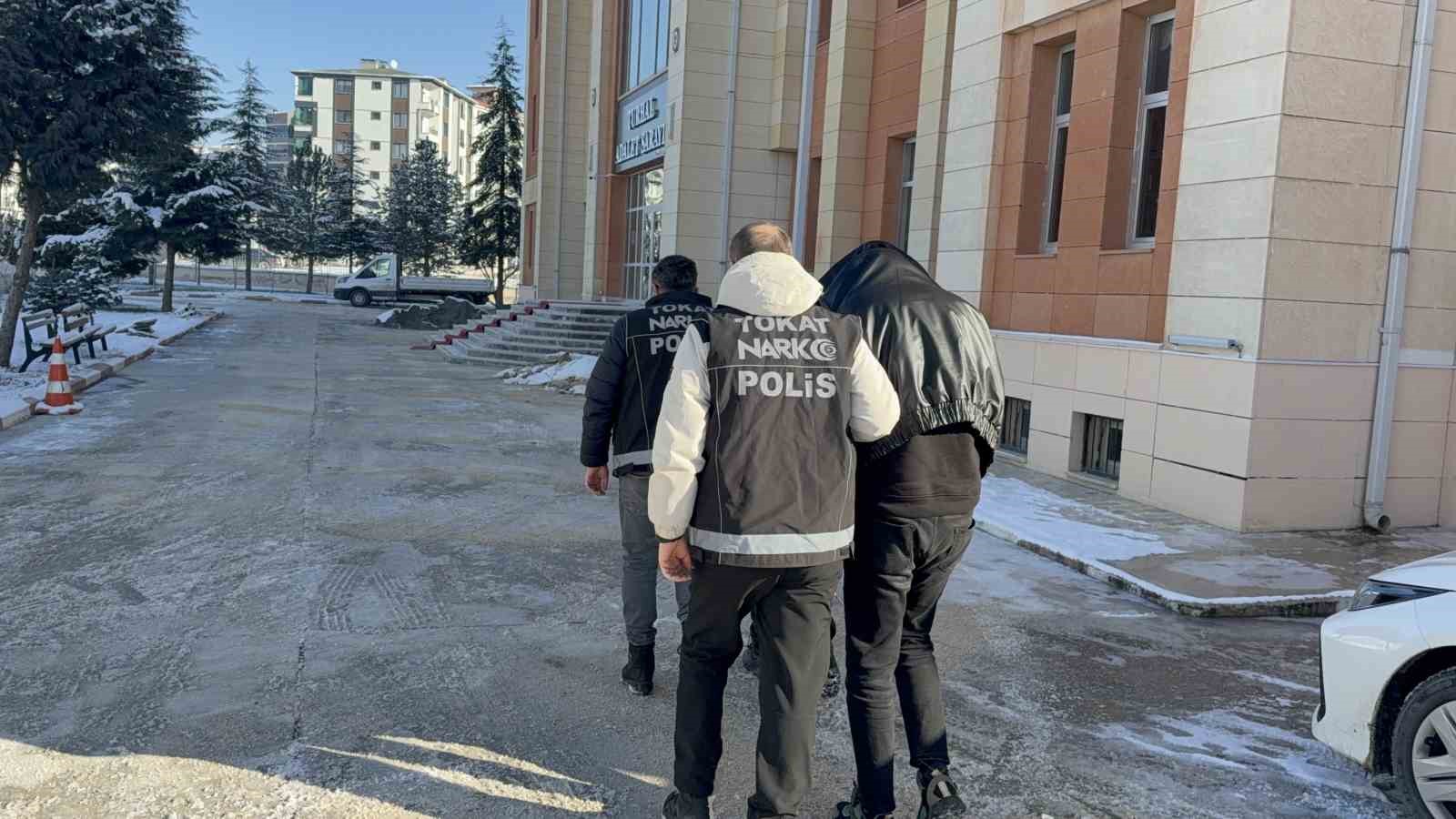 tokatta-107-gram-kokain-ele-gecirildi