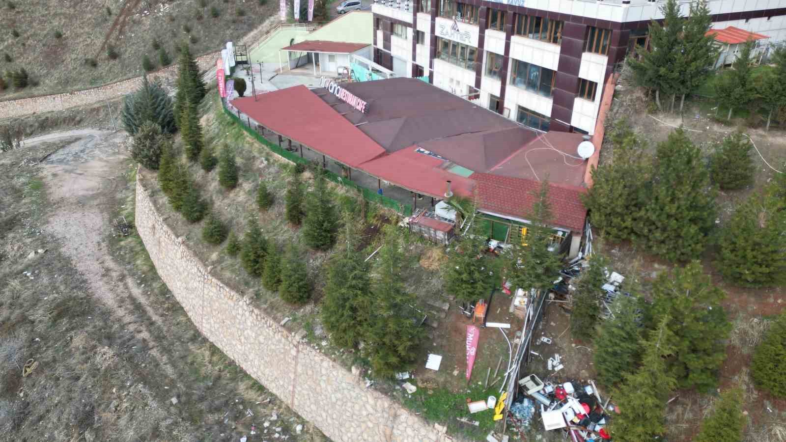 tokatta-kan-donduran-cinayet-babasini-oldurerek-havuz-deposuna-gomdu