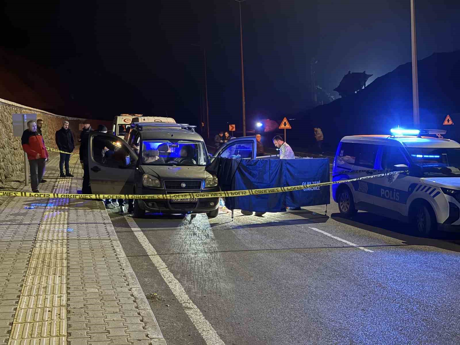 yasak-iliski-yasadigi-sevgilisini-bogazini-keserek-oldurdu