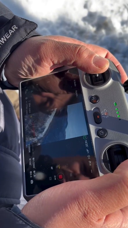 yolu-kapanan-koydeki-yasli-adamin-ilaclari-dronla-ulastirildi