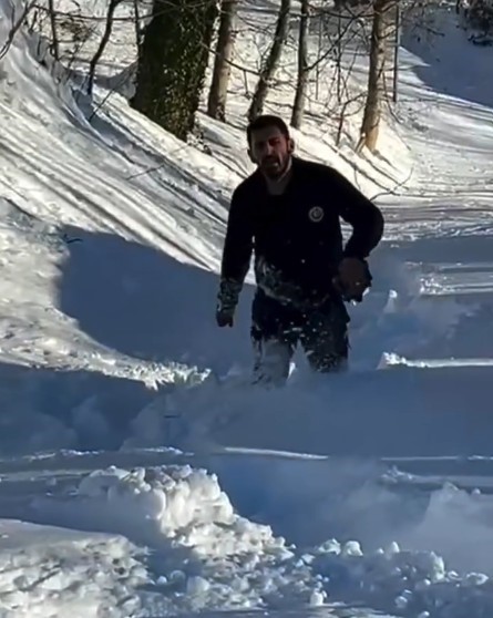 yolu-kapanan-koydeki-yasli-adamin-ilaclari-dronla-ulastirildi