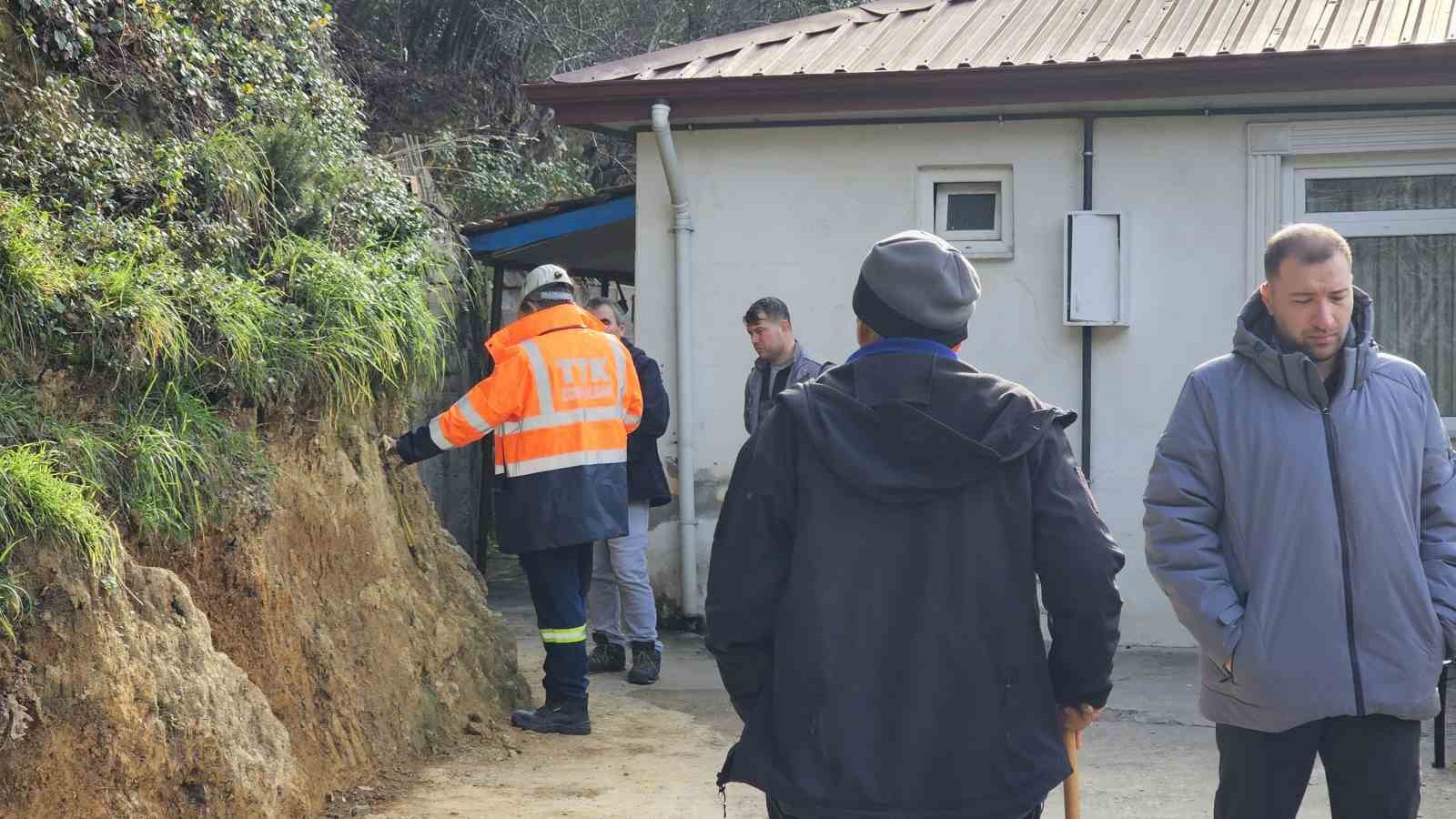 zonguldakta-metan-gazi-panigi-kombi-alarm-verdi-6-kisilik-aile-tahliye-edildi